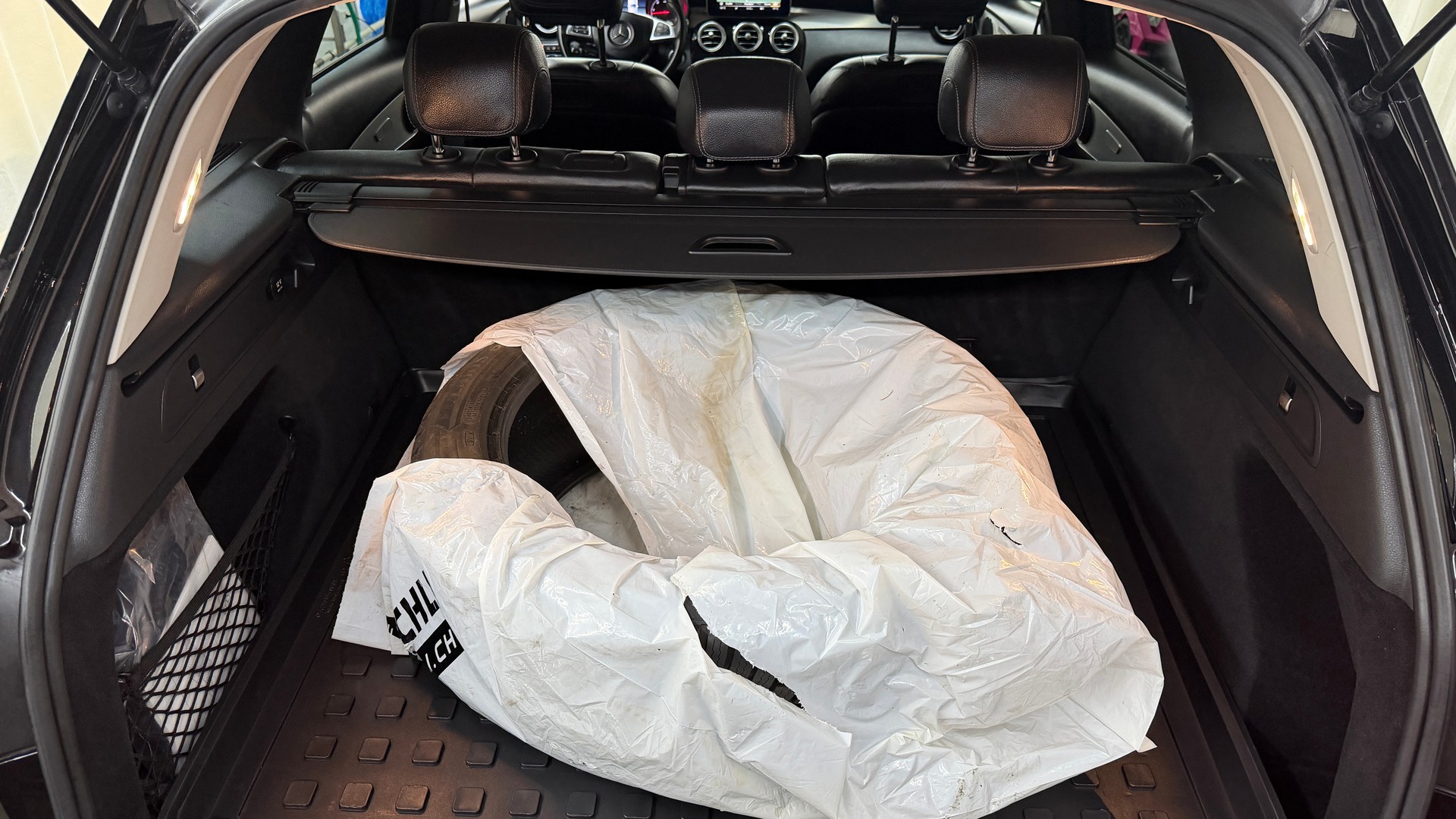 MERCEDES-BENZ GLC 350 d AMG Line 4Matic 9G-Tronic-image-20