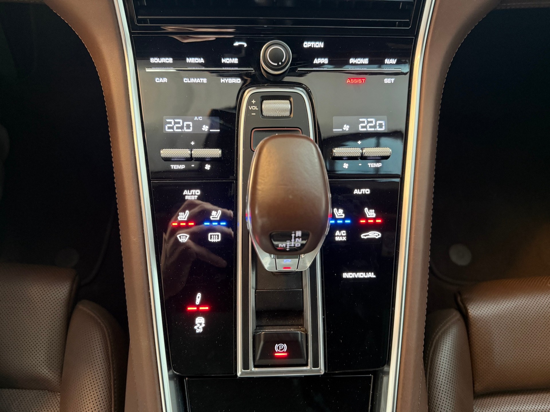 PORSCHE Panamera 4 E-Hybrid Sport Turismo PDK-image-15
