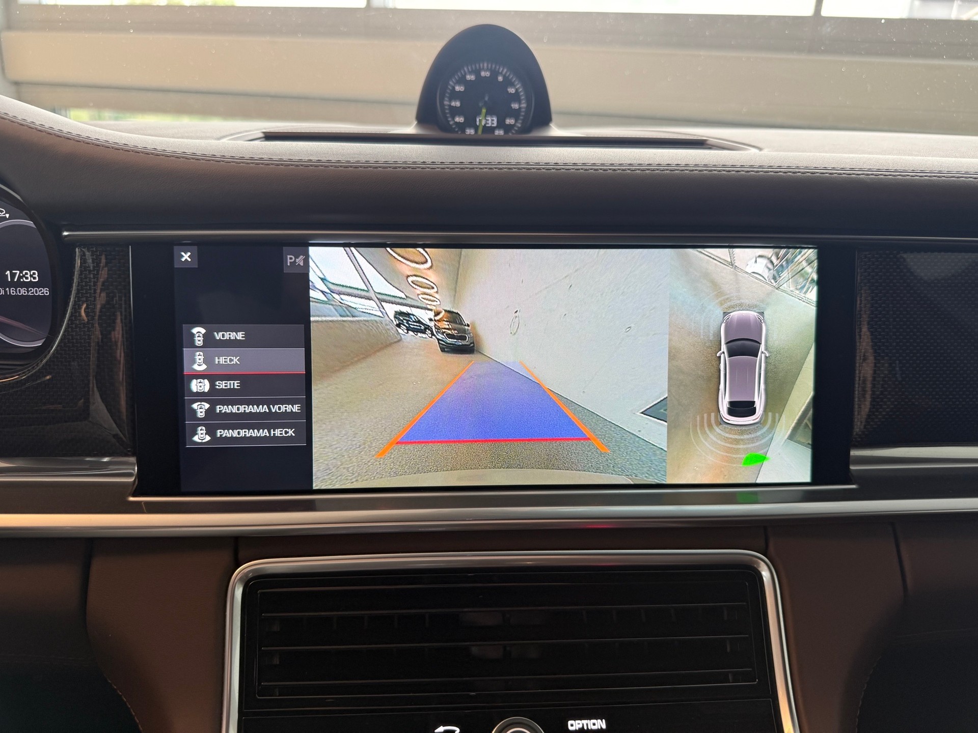 PORSCHE Panamera 4 E-Hybrid Sport Turismo PDK-image-27