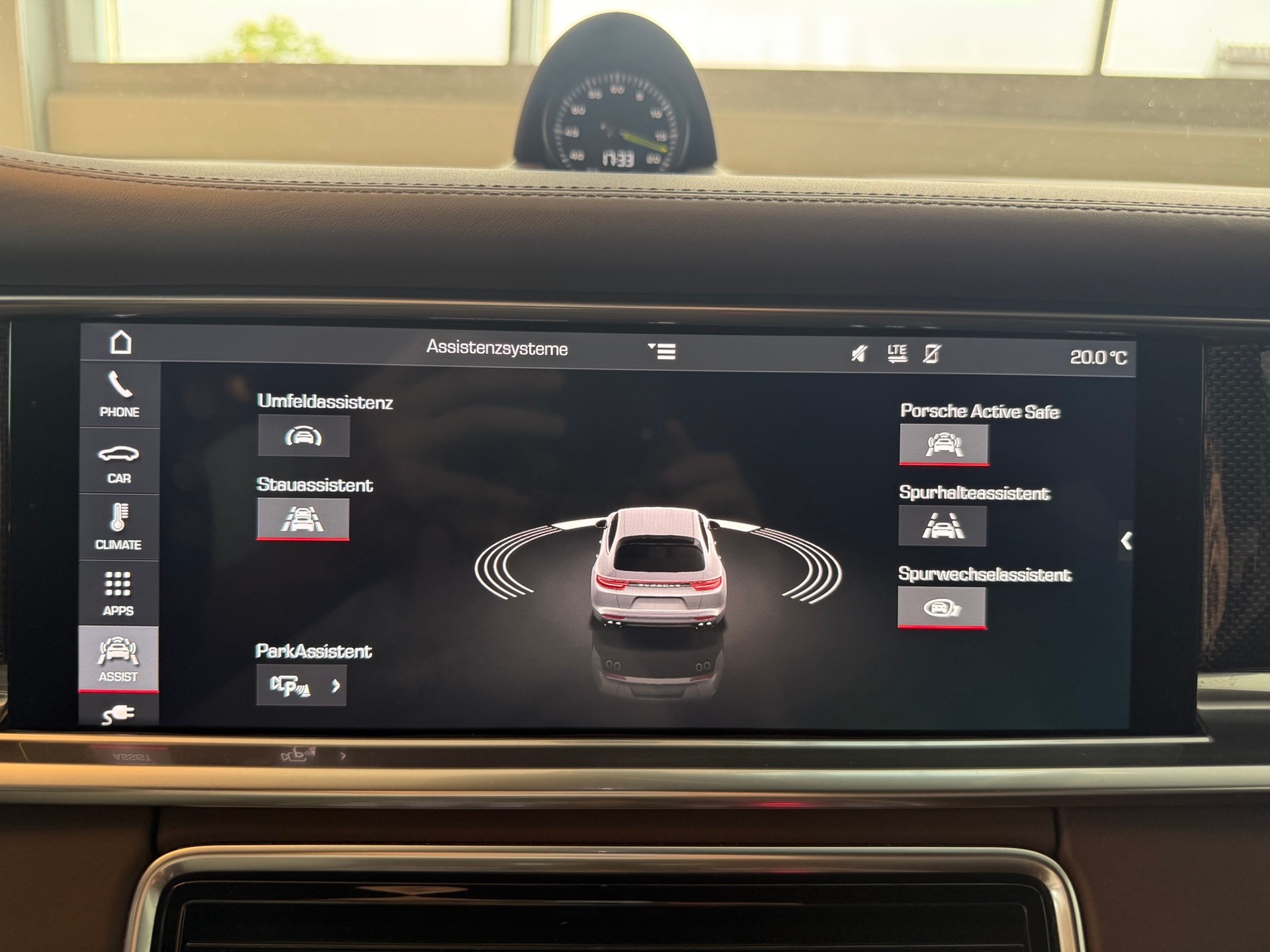 PORSCHE Panamera 4 E-Hybrid Sport Turismo PDK-image-28