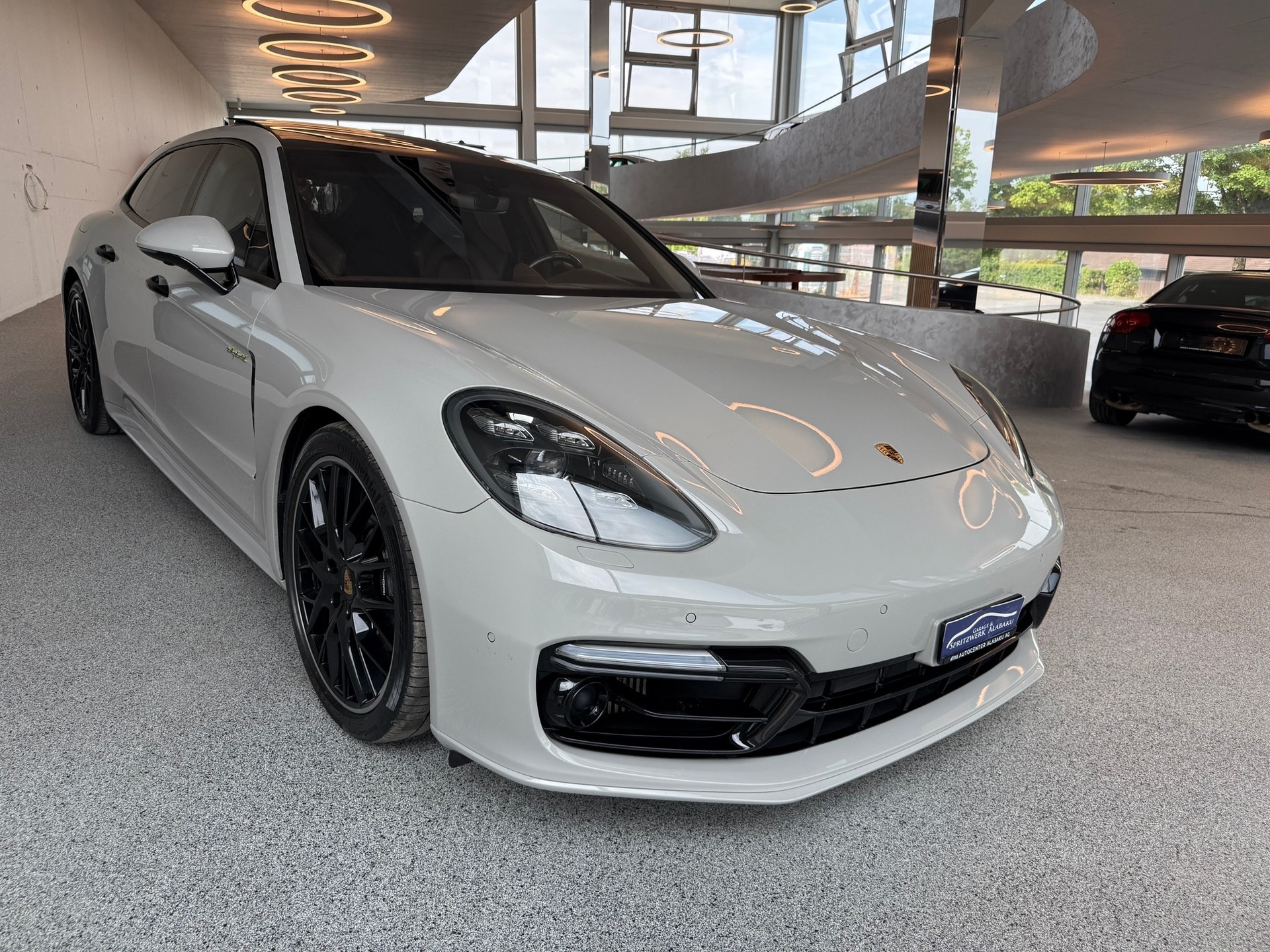 PORSCHE Panamera 4 E-Hybrid Sport Turismo PDK-image-2