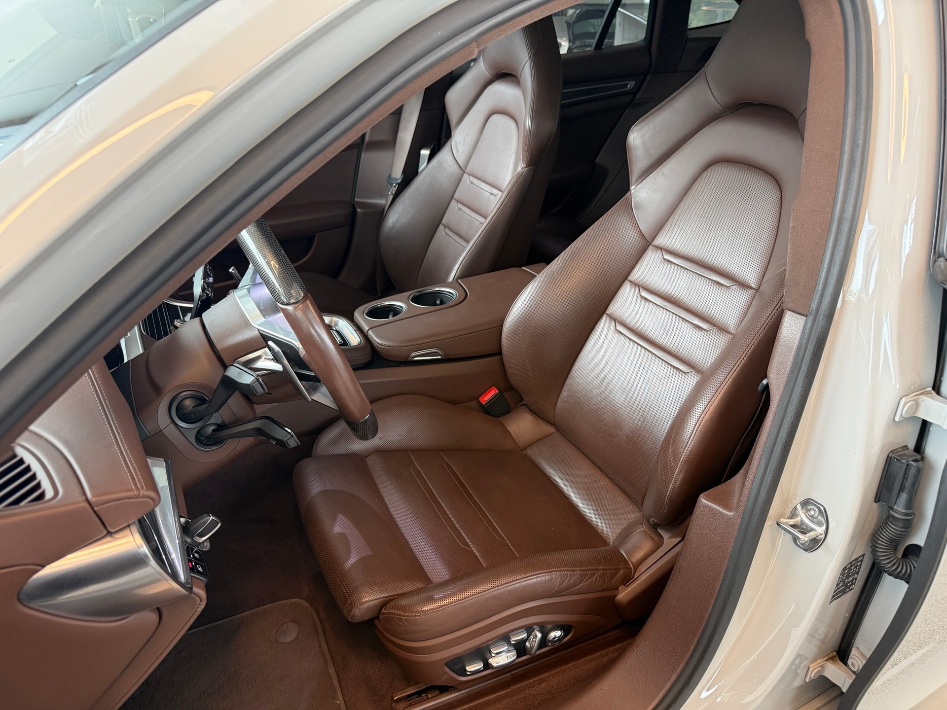 PORSCHE Panamera 4 E-Hybrid Sport Turismo PDK-image-7