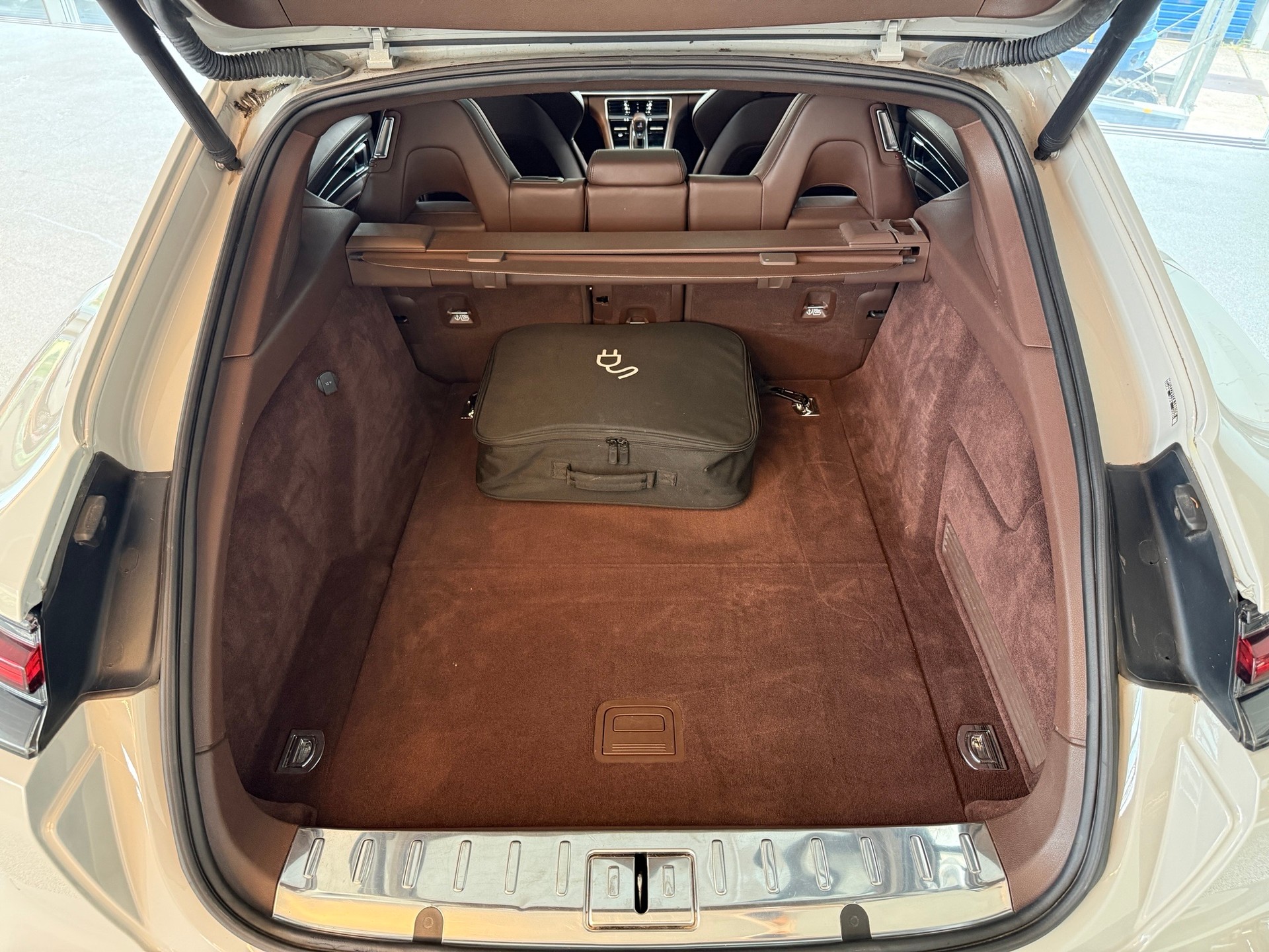 PORSCHE Panamera 4 E-Hybrid Sport Turismo PDK-image-11