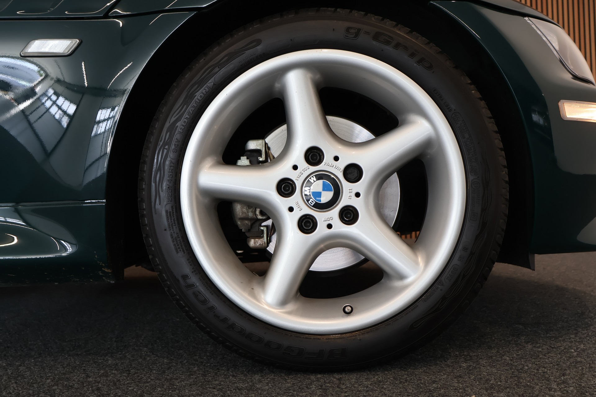 BMW Z3 2.8i Roadster-image-24