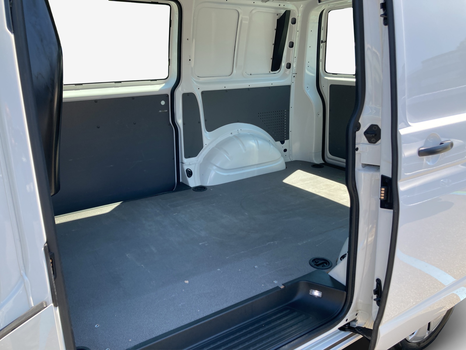 VW T6.1 2.0 TDI 4Motion-image-11
