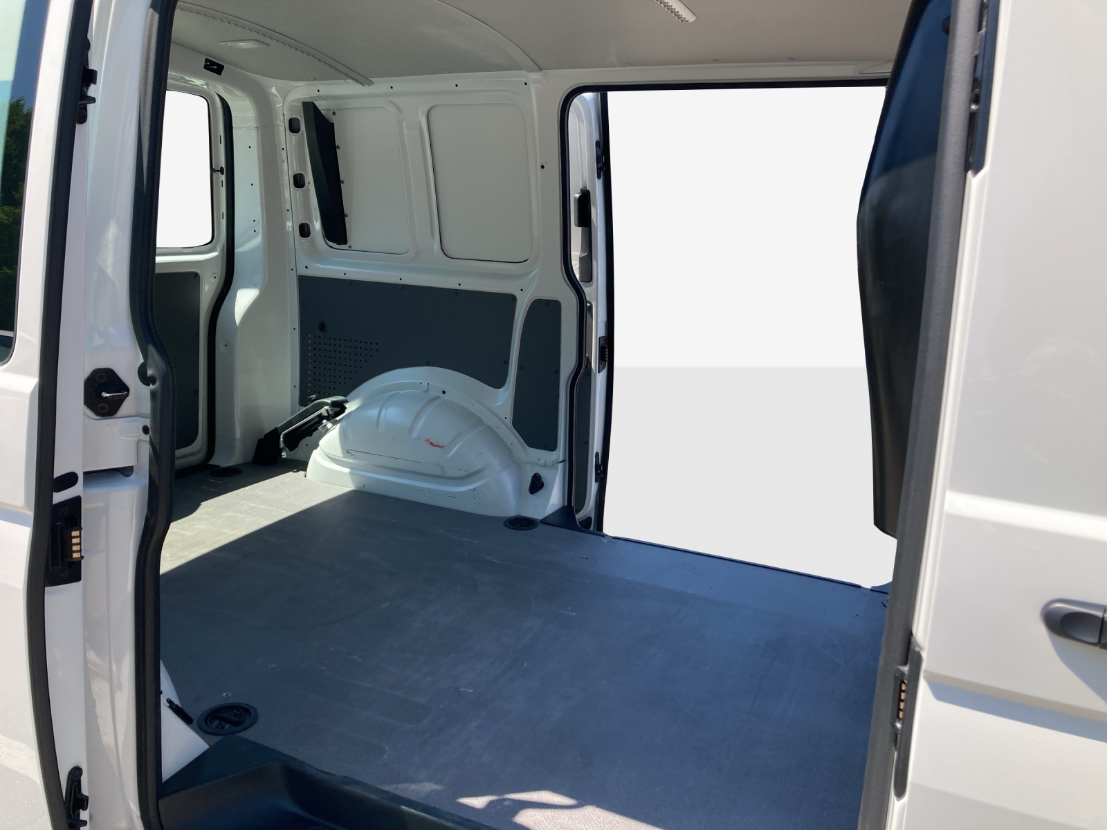 VW T6.1 2.0 TDI 4Motion-image-13