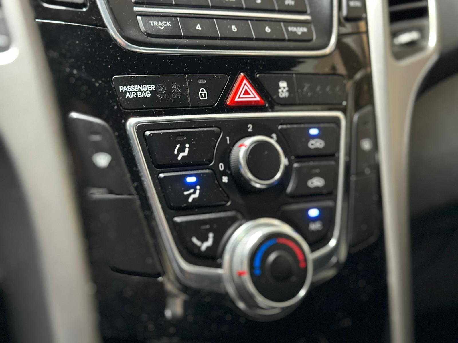 HYUNDAI i30 1.4 Comfort-image-9