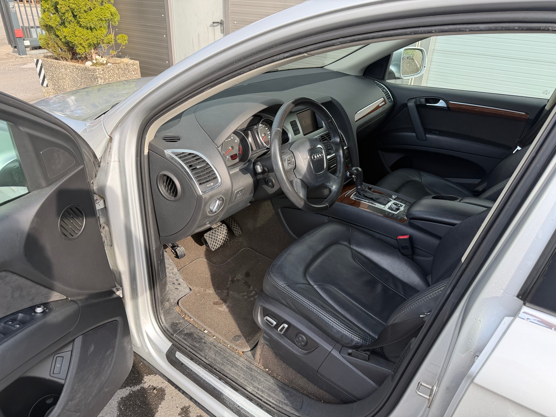 AUDI Q7 3.6 FSI quattro tiptronic-image-9