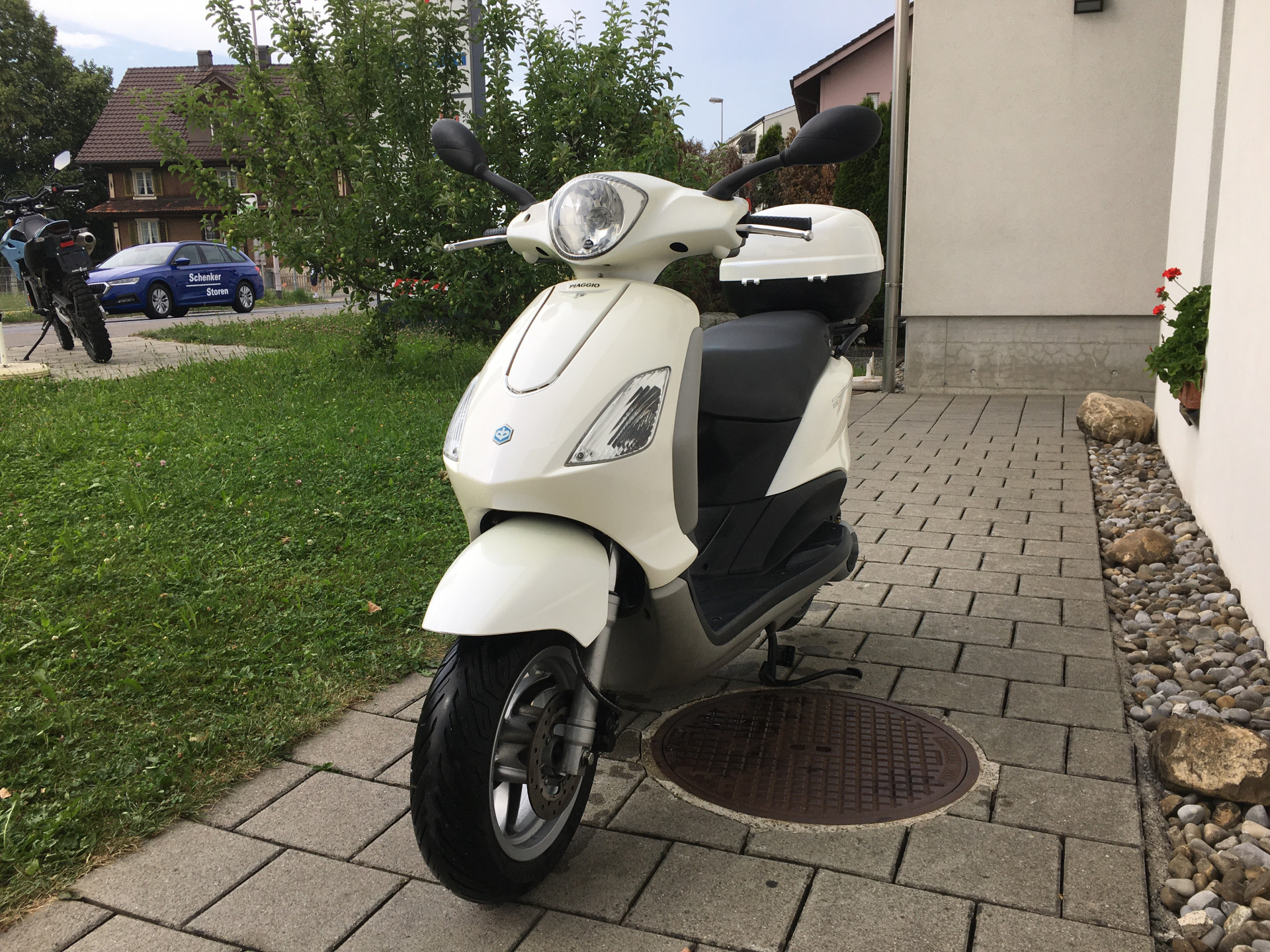 PIAGGIO Fly 125-showroom-element-1
