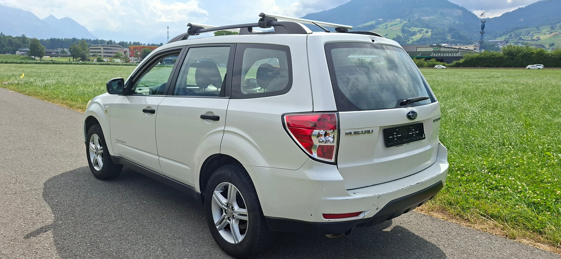 SUBARU Forester 2.0X Swiss Automatic-image-3