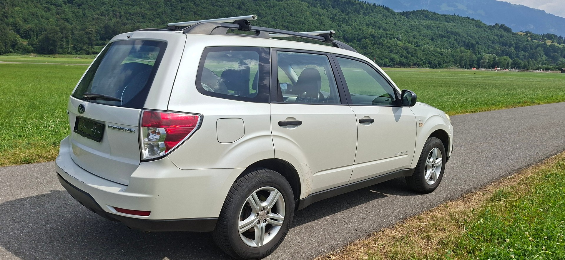 SUBARU Forester 2.0X Swiss Automatic-image-2