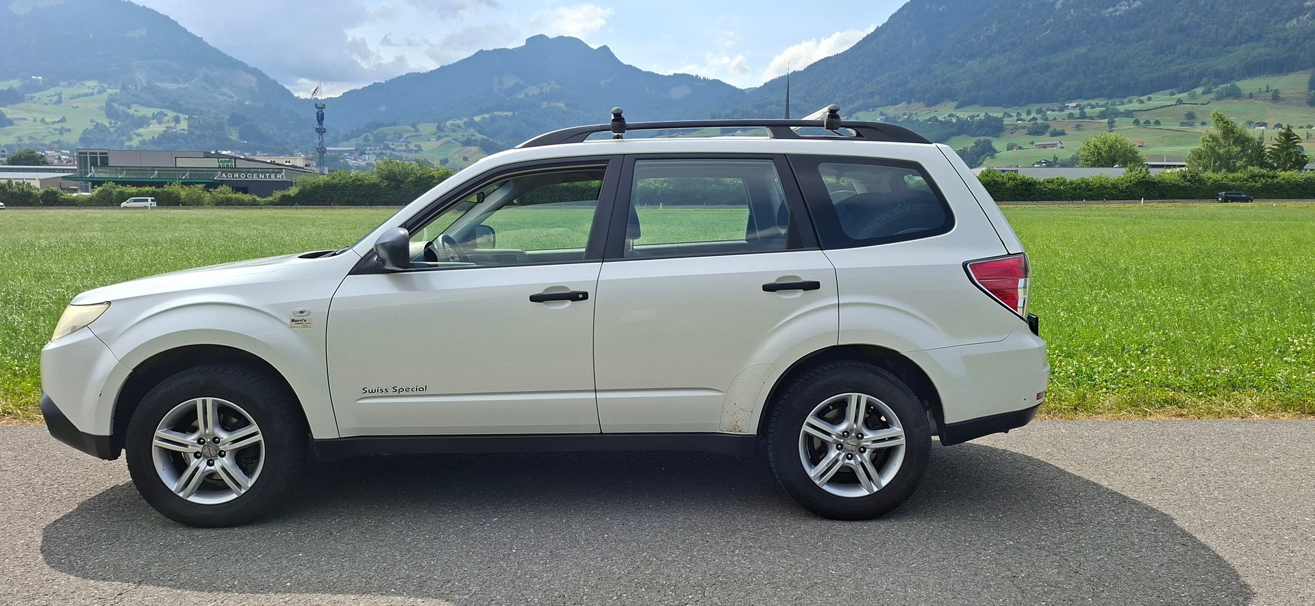 SUBARU Forester 2.0X Swiss Automatic-image-0
