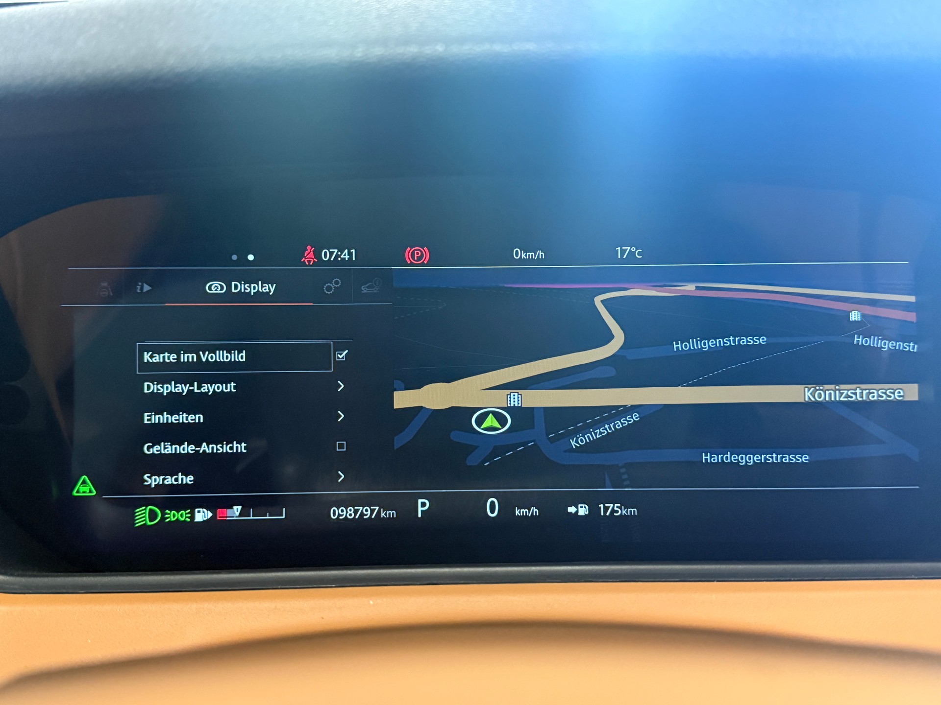 LAND ROVER Range Rover Velar R-Dynamic D 300 Automatic-image-8