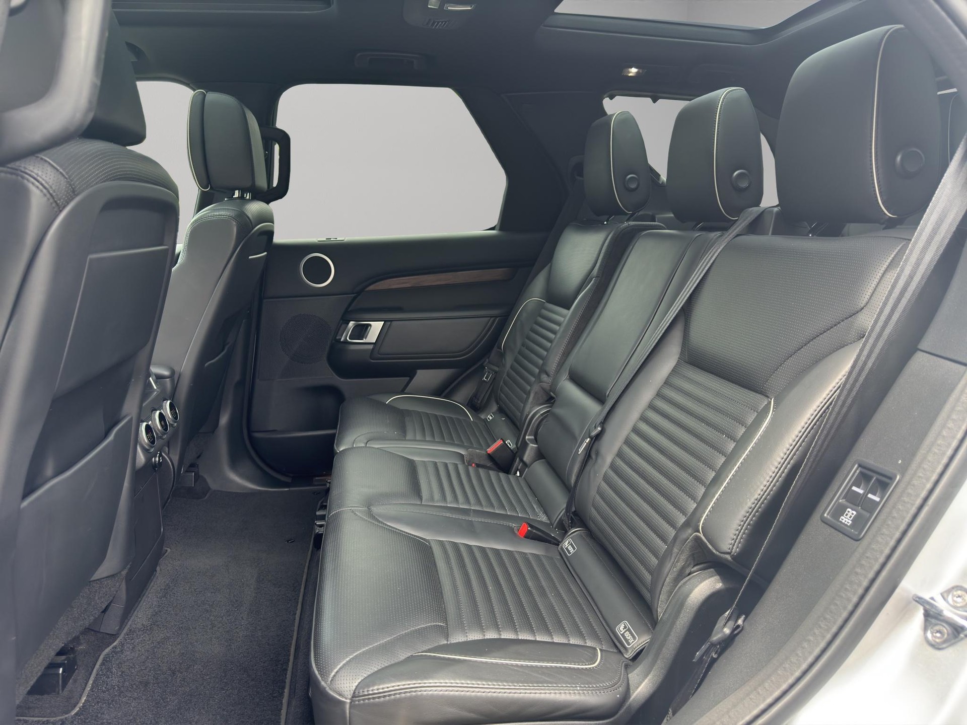 LAND ROVER Discovery 3.0 SDV6 HSE Luxury-image-13