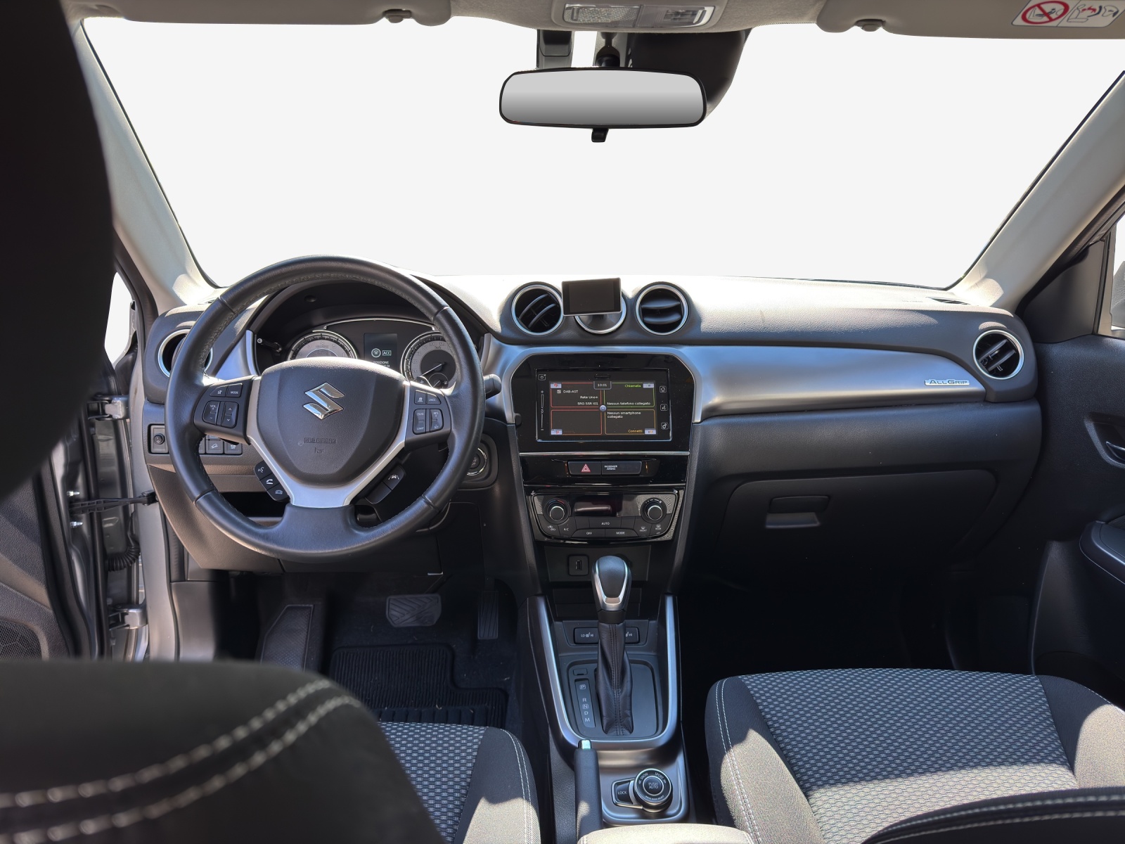 SUZUKI Vitara 1.5 Hybrid Compact + 4x4 AGS-image-8