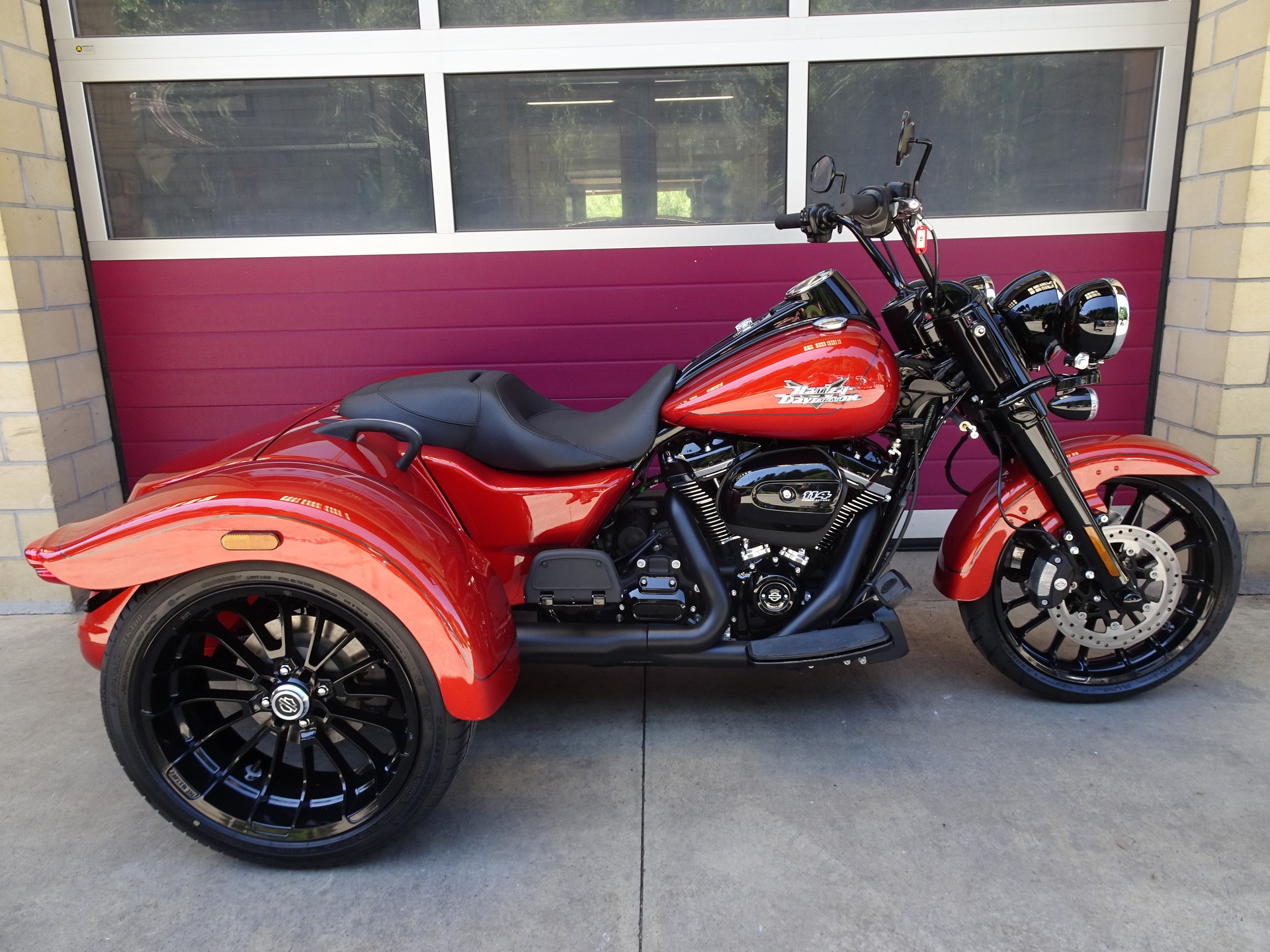 HARLEY-DAVIDSON FLRT Freewheeler
