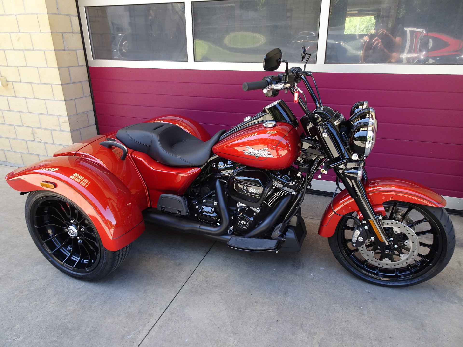 HARLEY-DAVIDSON FLRT Freewheeler-showroom-element-2