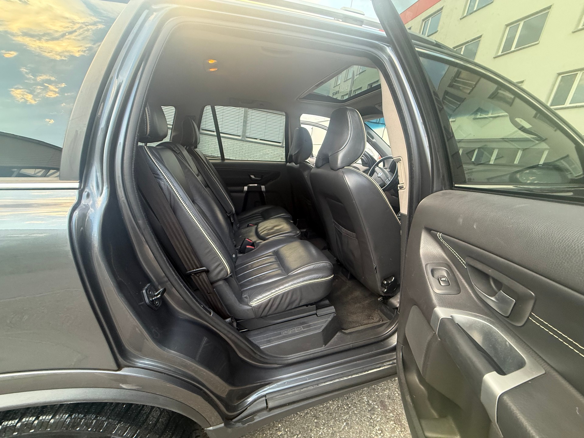 VOLVO XC90 V8 AWD Executive Geartronic-image-10