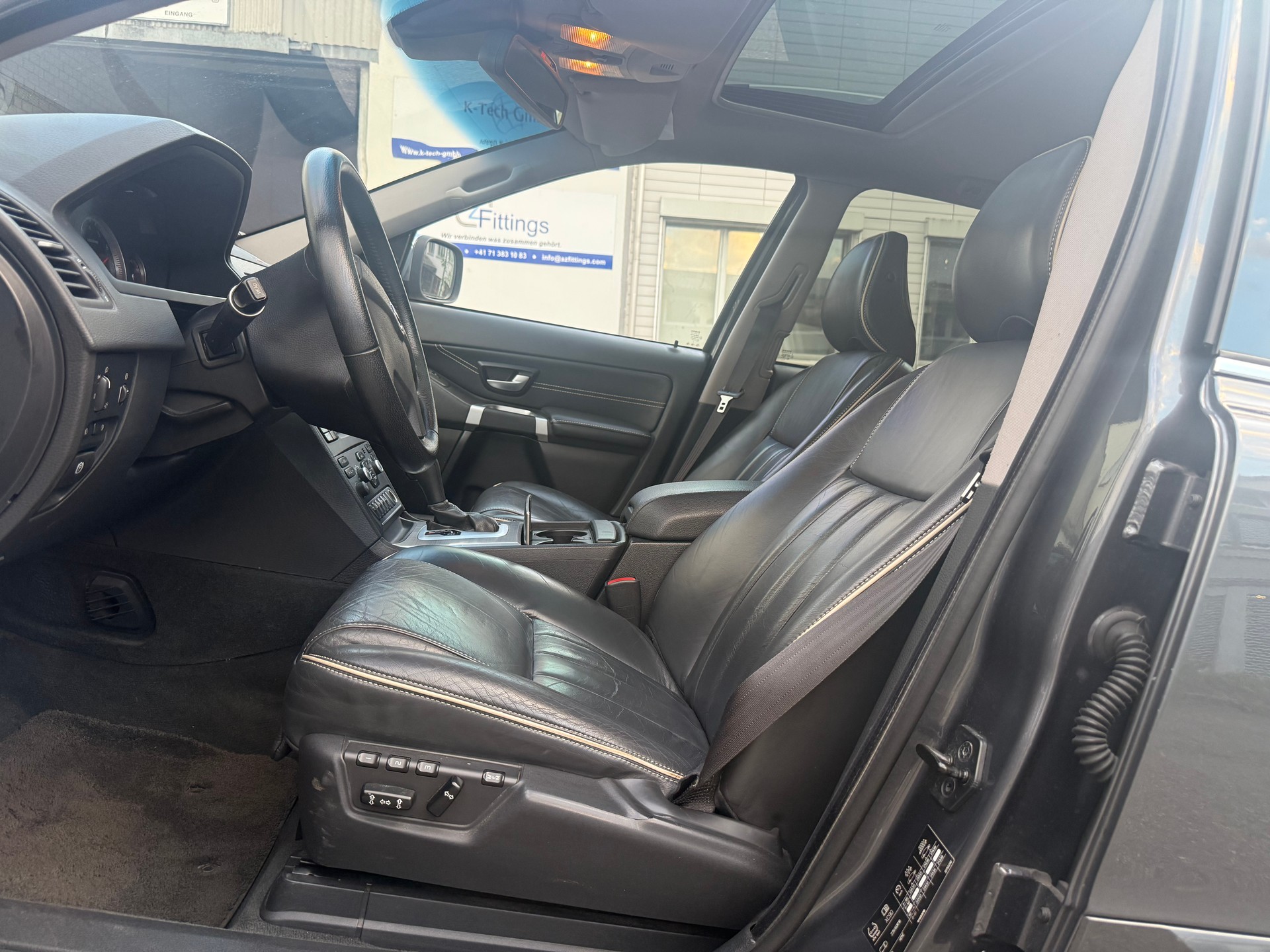 VOLVO XC90 V8 AWD Executive Geartronic-image-6