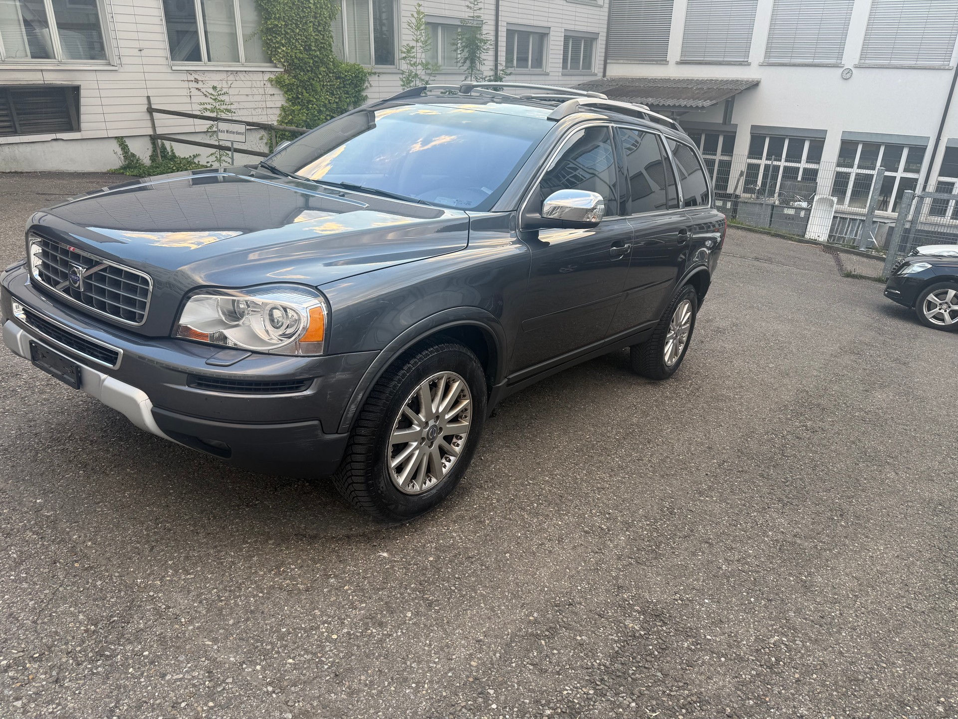 VOLVO XC90 V8 AWD Executive Geartronic-image-2