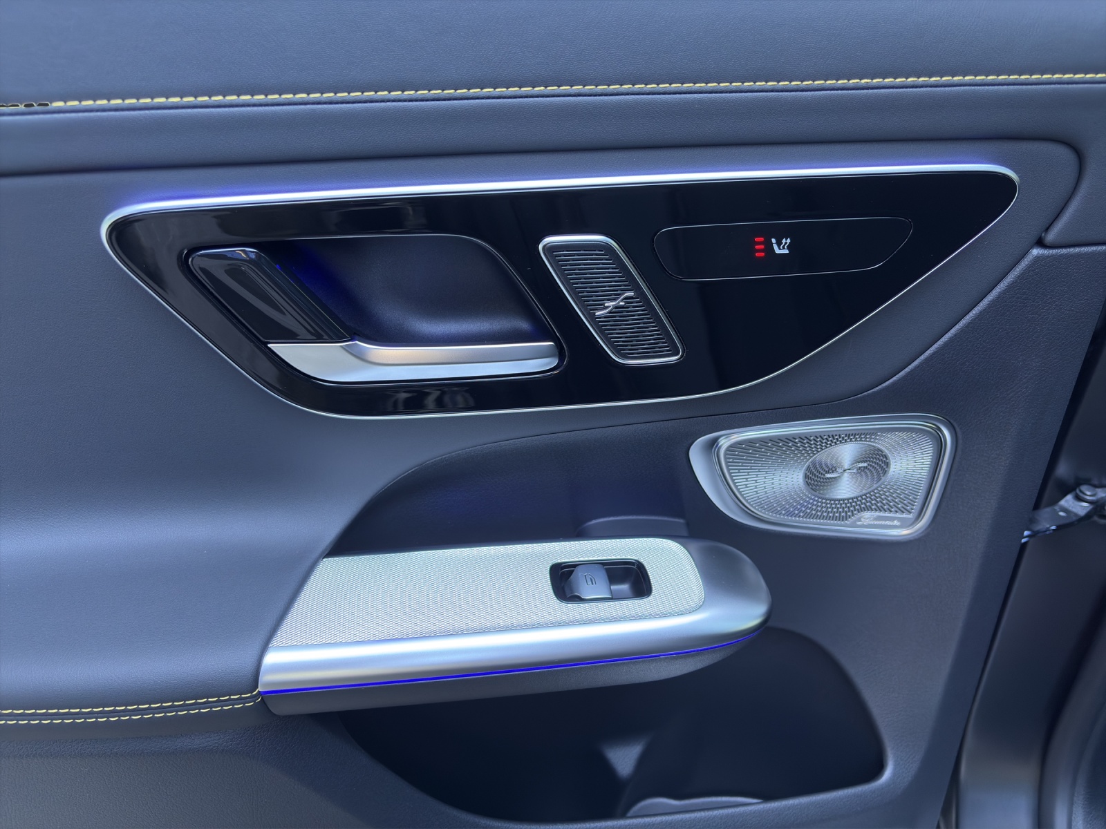 MERCEDES-BENZ GLC 53 AMG 4Matic+ 9G-Tronic-image-18