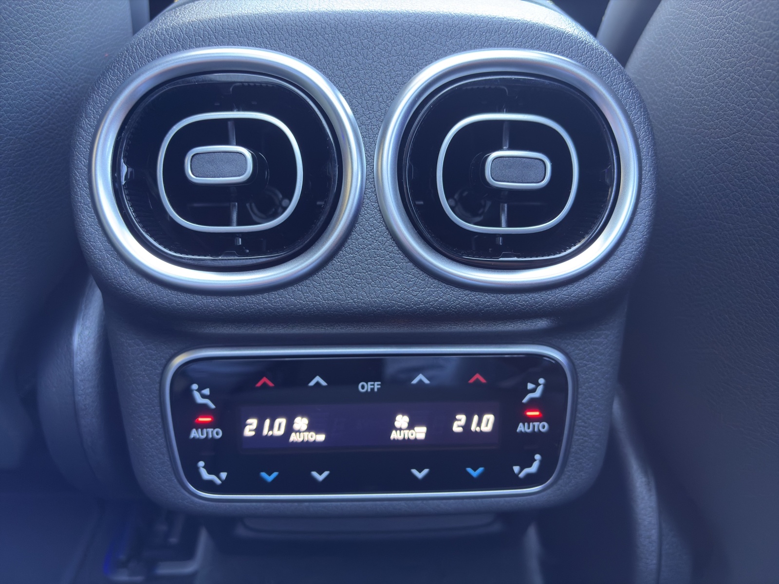 MERCEDES-BENZ GLC 53 AMG 4Matic+ 9G-Tronic-image-19