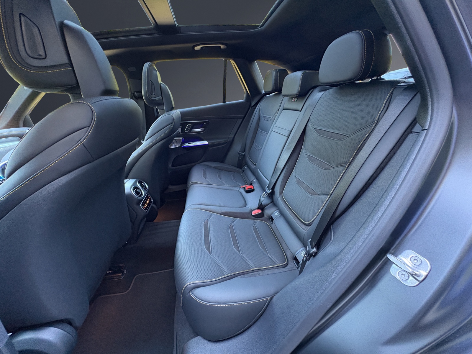 MERCEDES-BENZ GLC 53 AMG 4Matic+ 9G-Tronic-image-17
