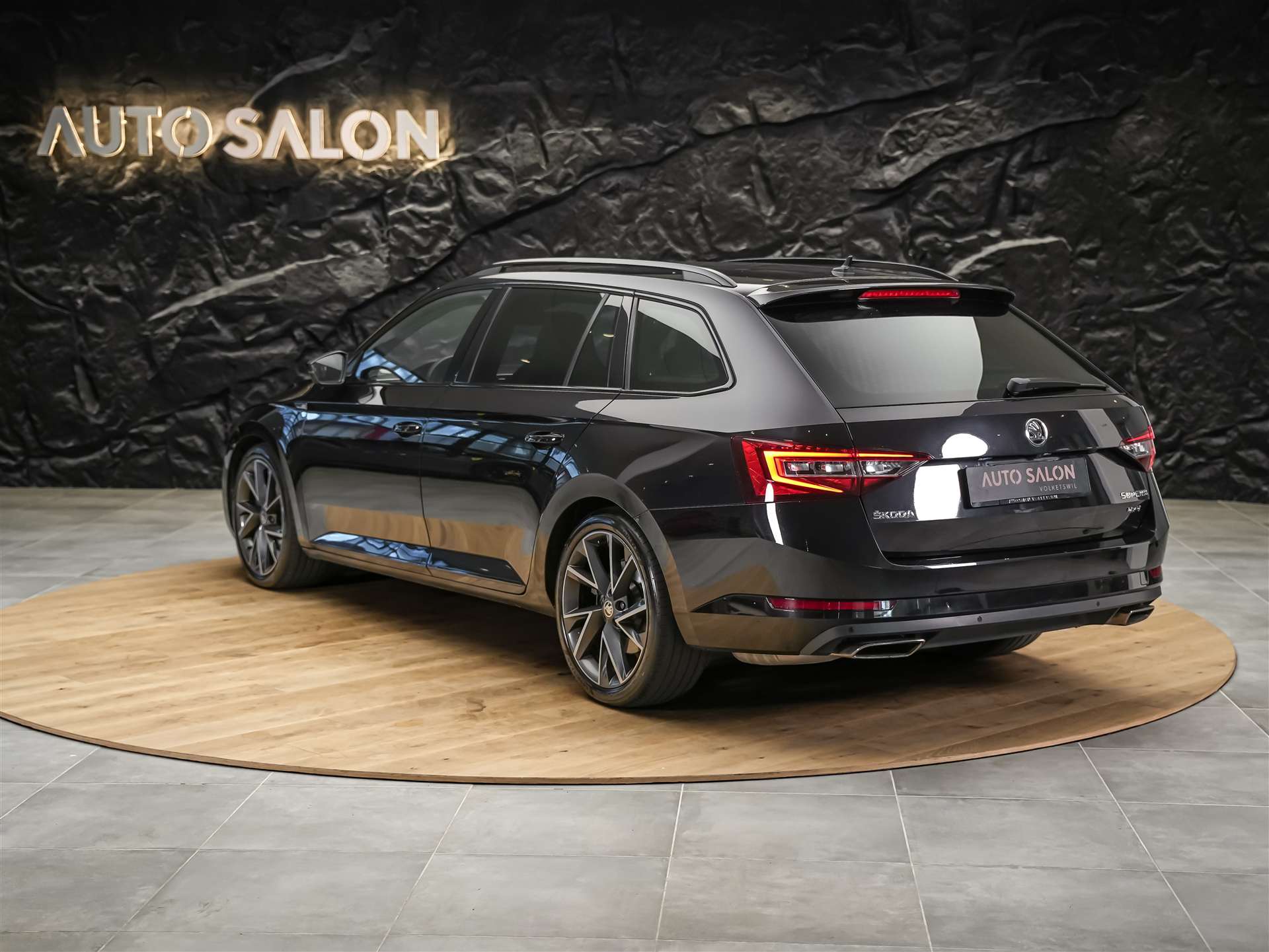 SKODA Superb Combi 2.0 TSI Sport Line DSG 4x4-image-3
