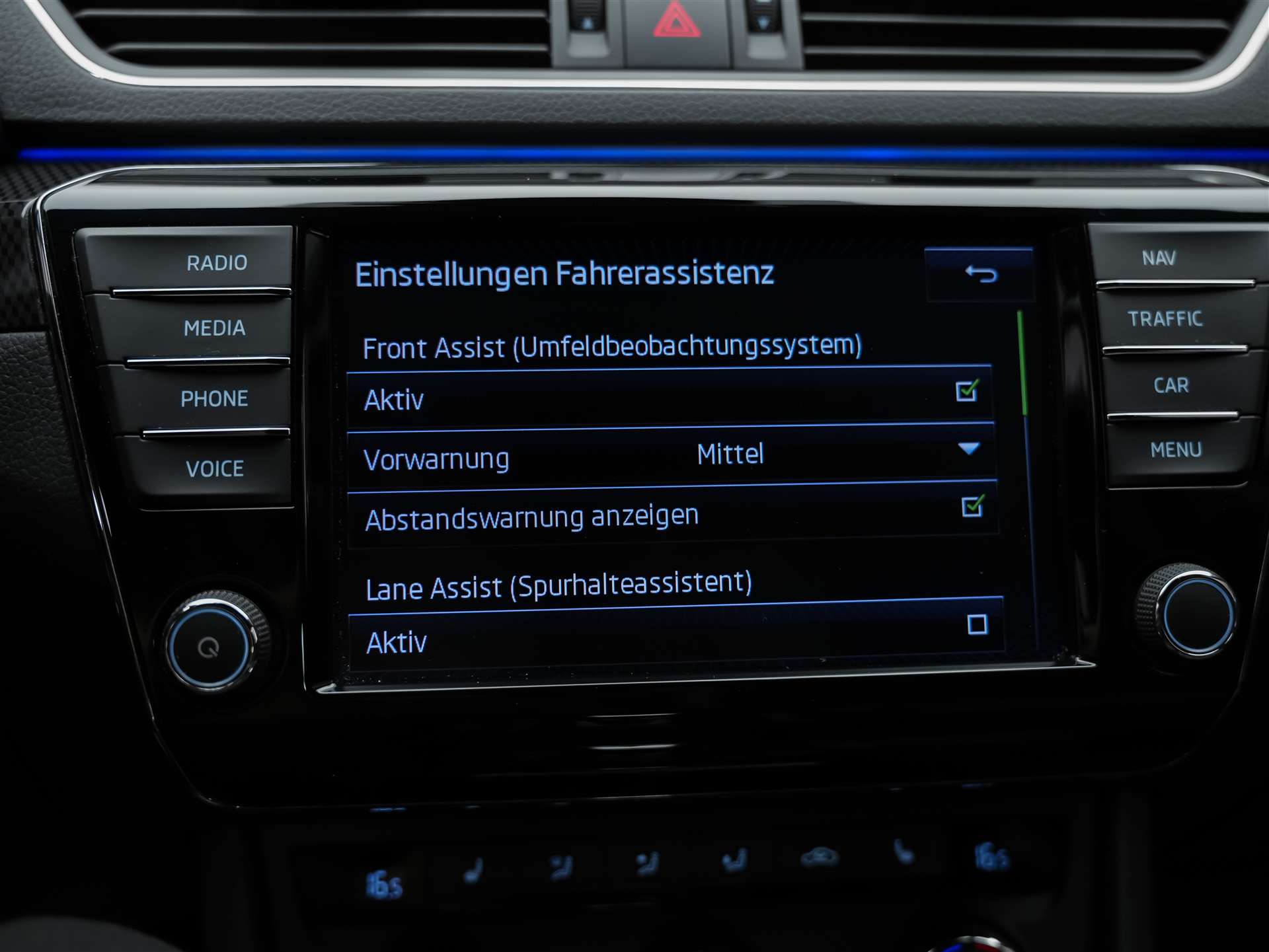 SKODA Superb Combi 2.0 TSI Sport Line DSG 4x4-image-38