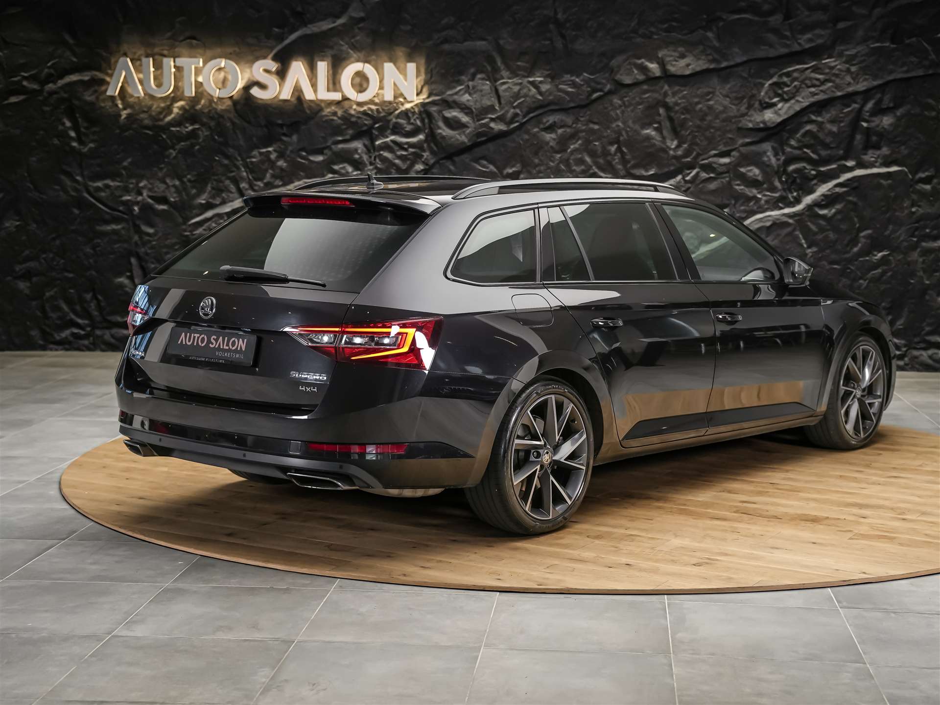 SKODA Superb Combi 2.0 TSI Sport Line DSG 4x4-image-5