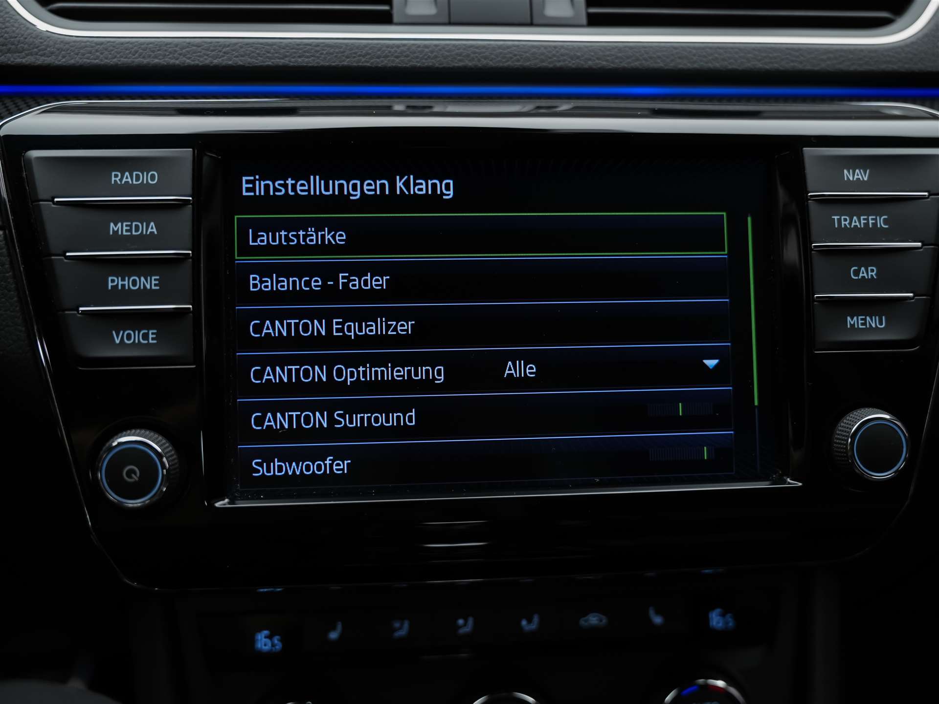 SKODA Superb Combi 2.0 TSI Sport Line DSG 4x4-image-34