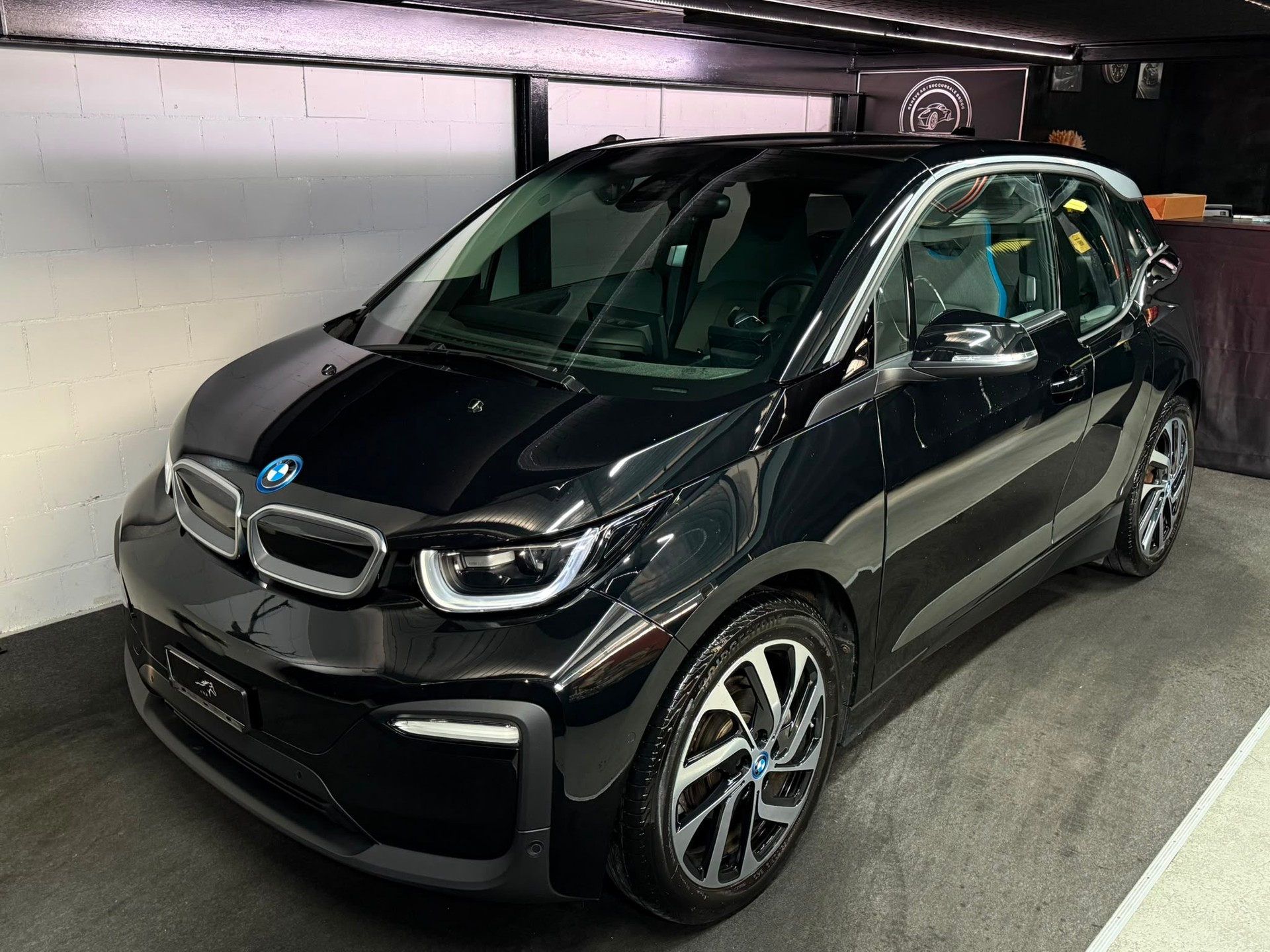 BMW i3 (120Ah)-image-1