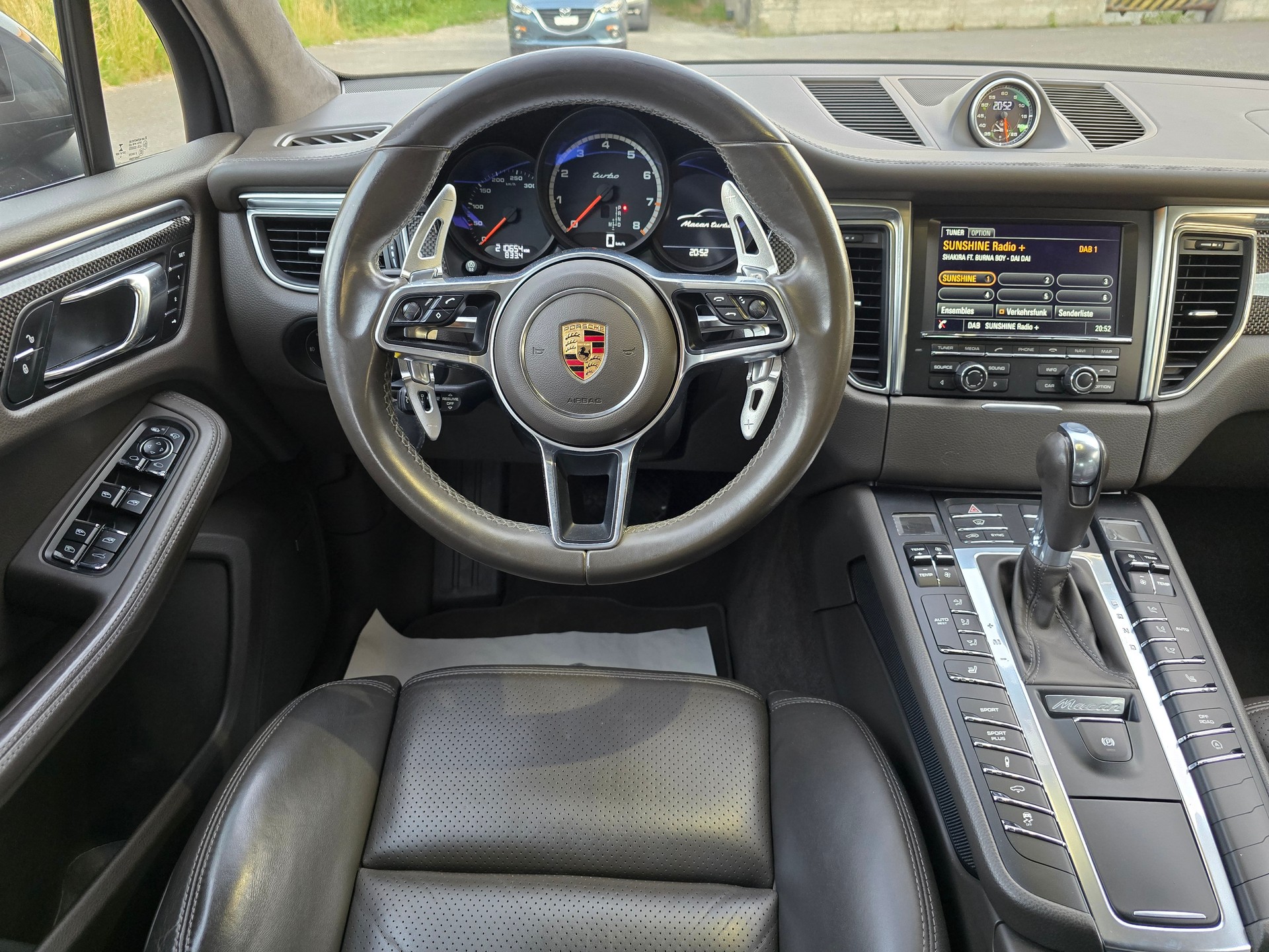PORSCHE Macan Turbo PDK-image-19