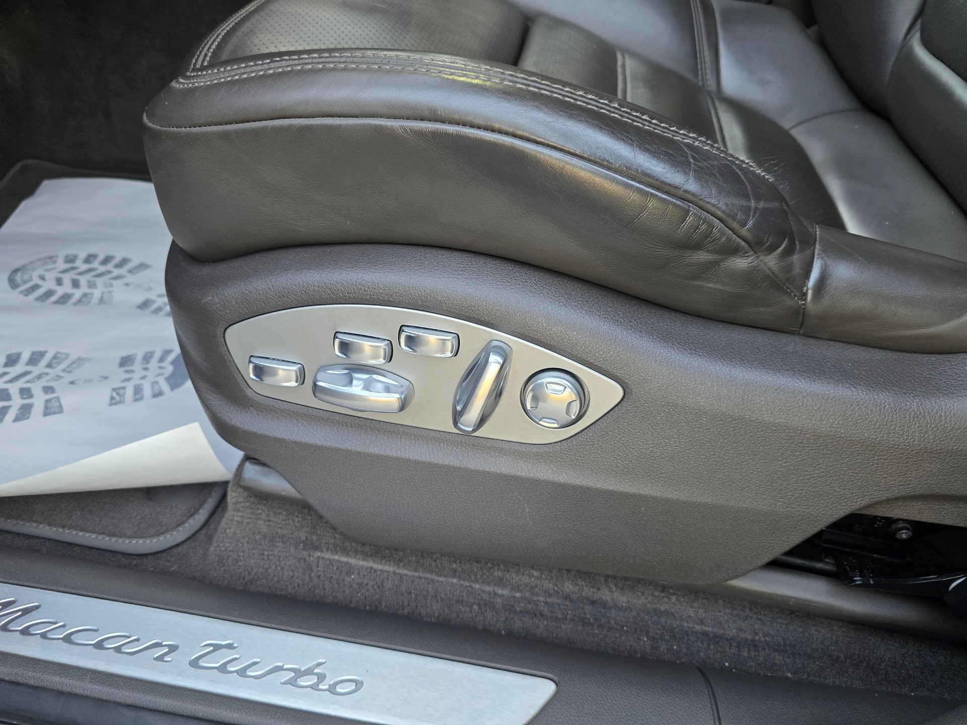 PORSCHE Macan Turbo PDK-image-17