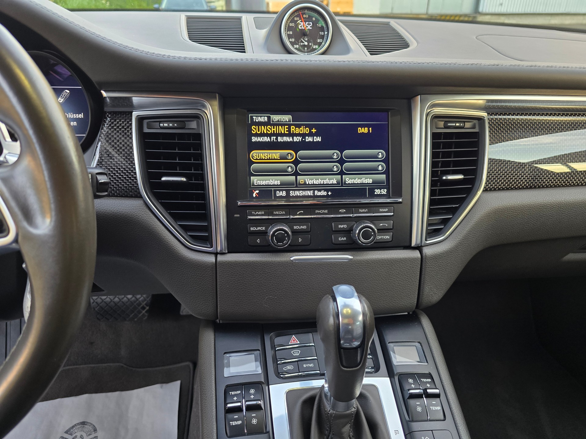 PORSCHE Macan Turbo PDK-image-23