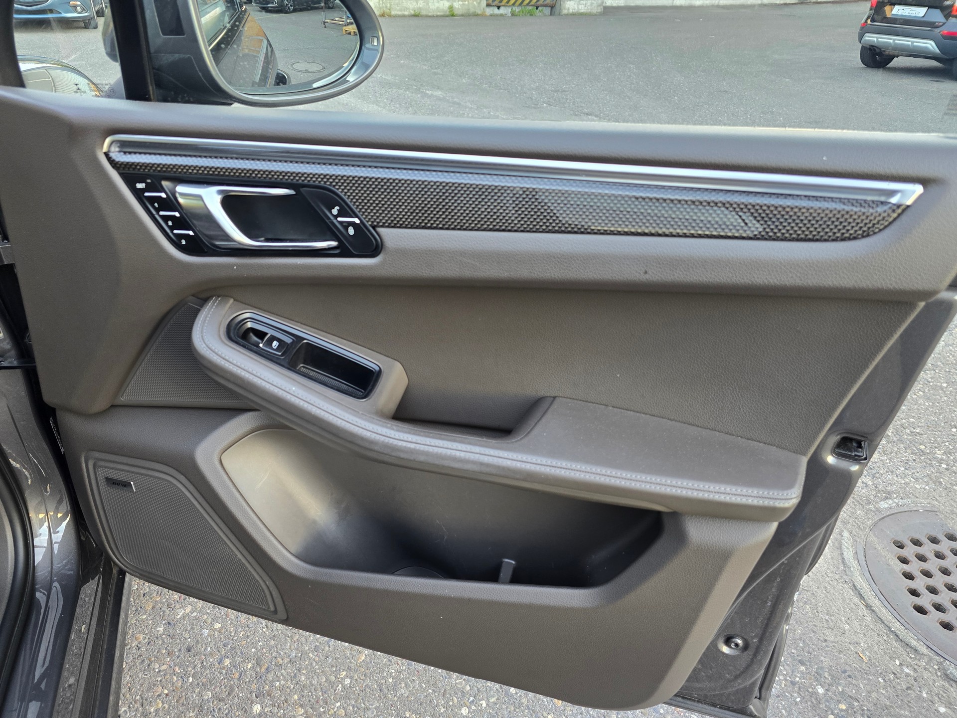 PORSCHE Macan Turbo PDK-image-12