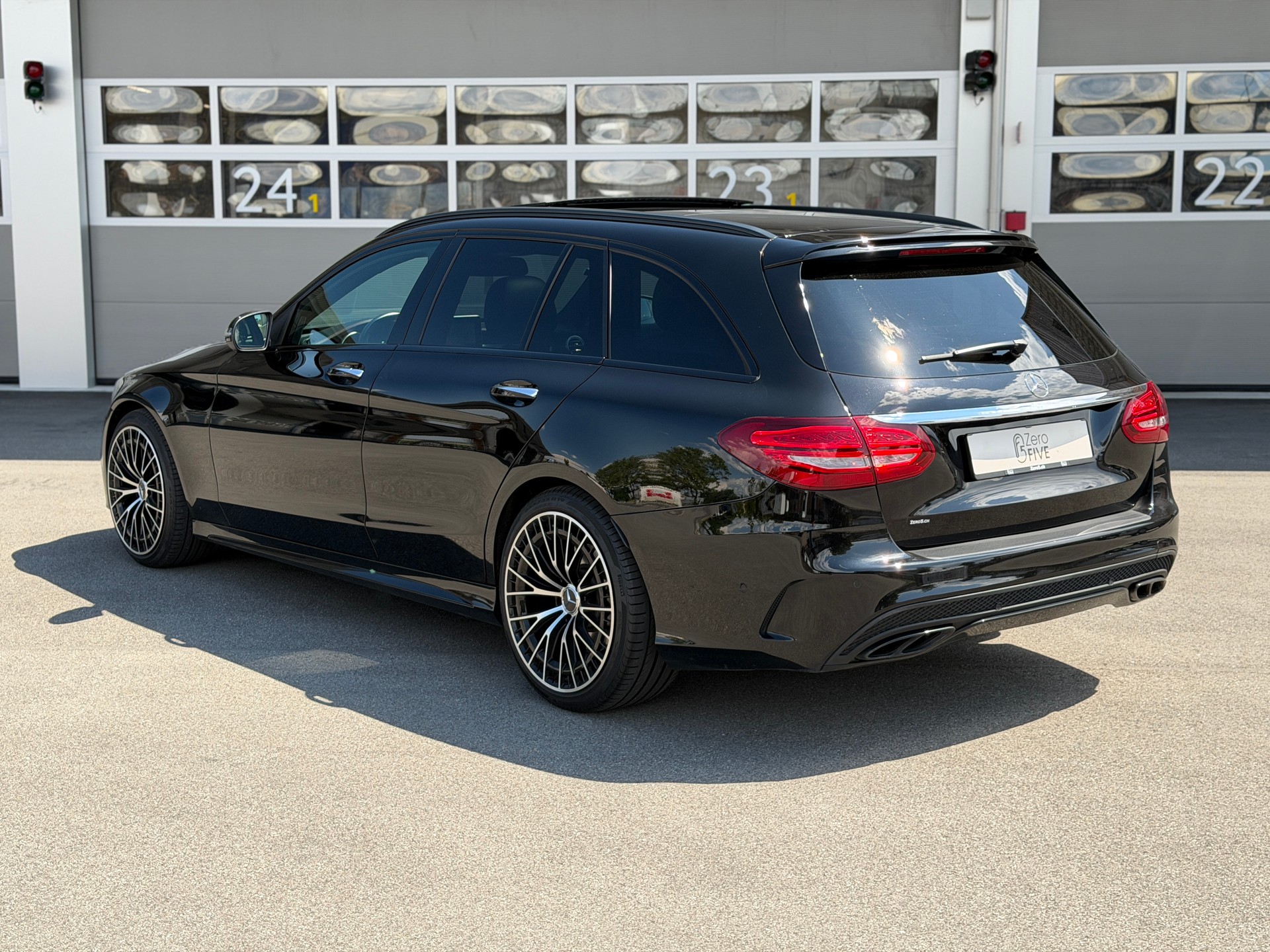 MERCEDES-BENZ C 450 AMG 4Matic 7G-Tronic-image-4