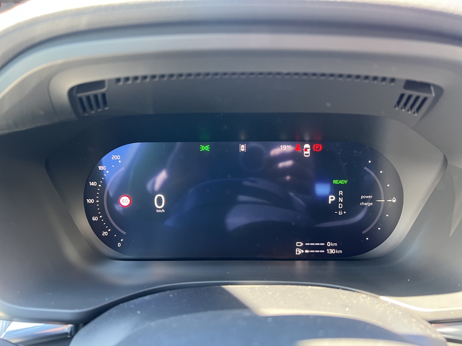 VOLVO XC60 T8 eAWD PluginHybrid Black Edition Geartronic-image-16