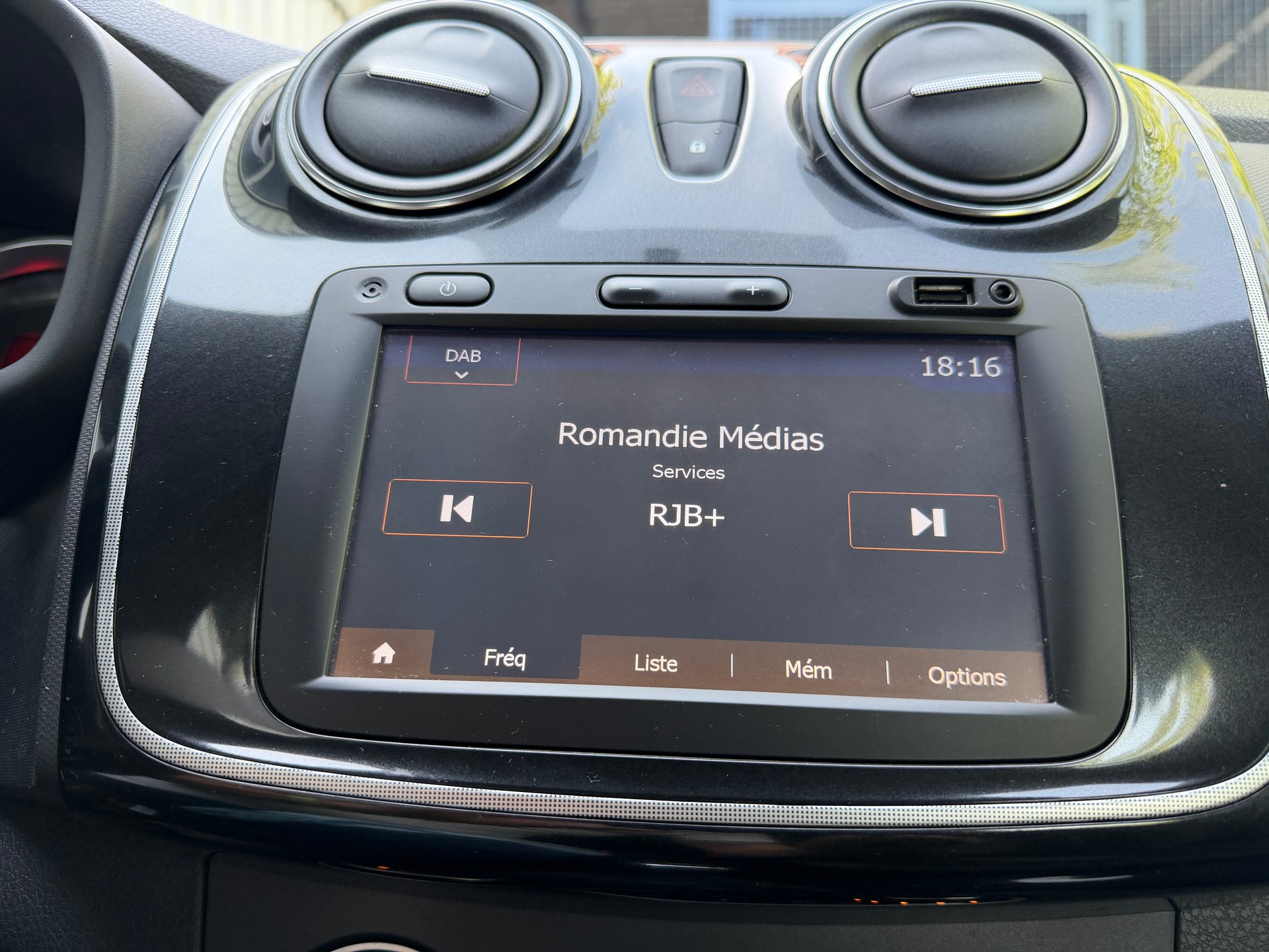 DACIA Sandero Tce 90 Stepway Automatic-image-18