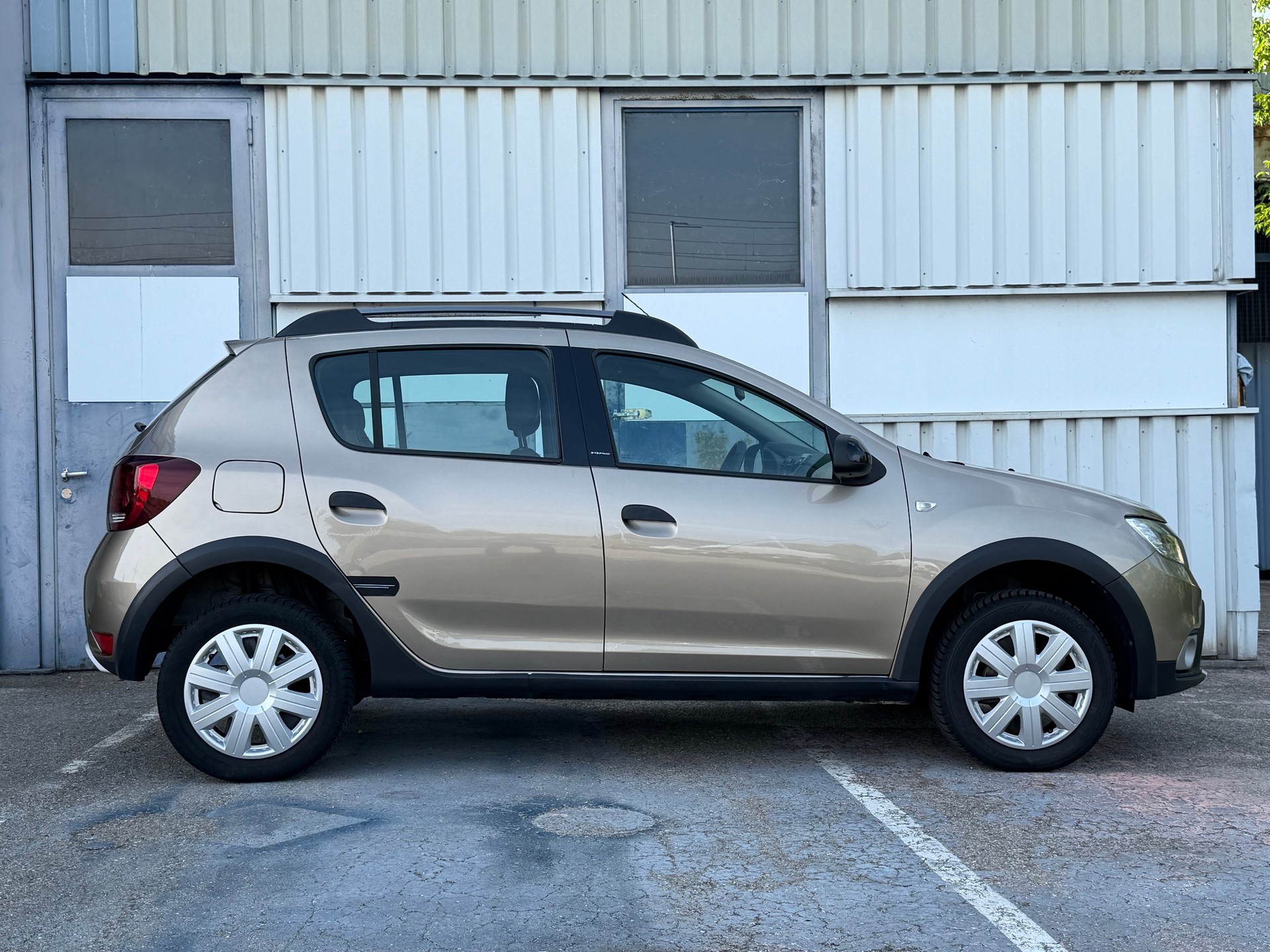DACIA Sandero Tce 90 Stepway Automatic-image-1