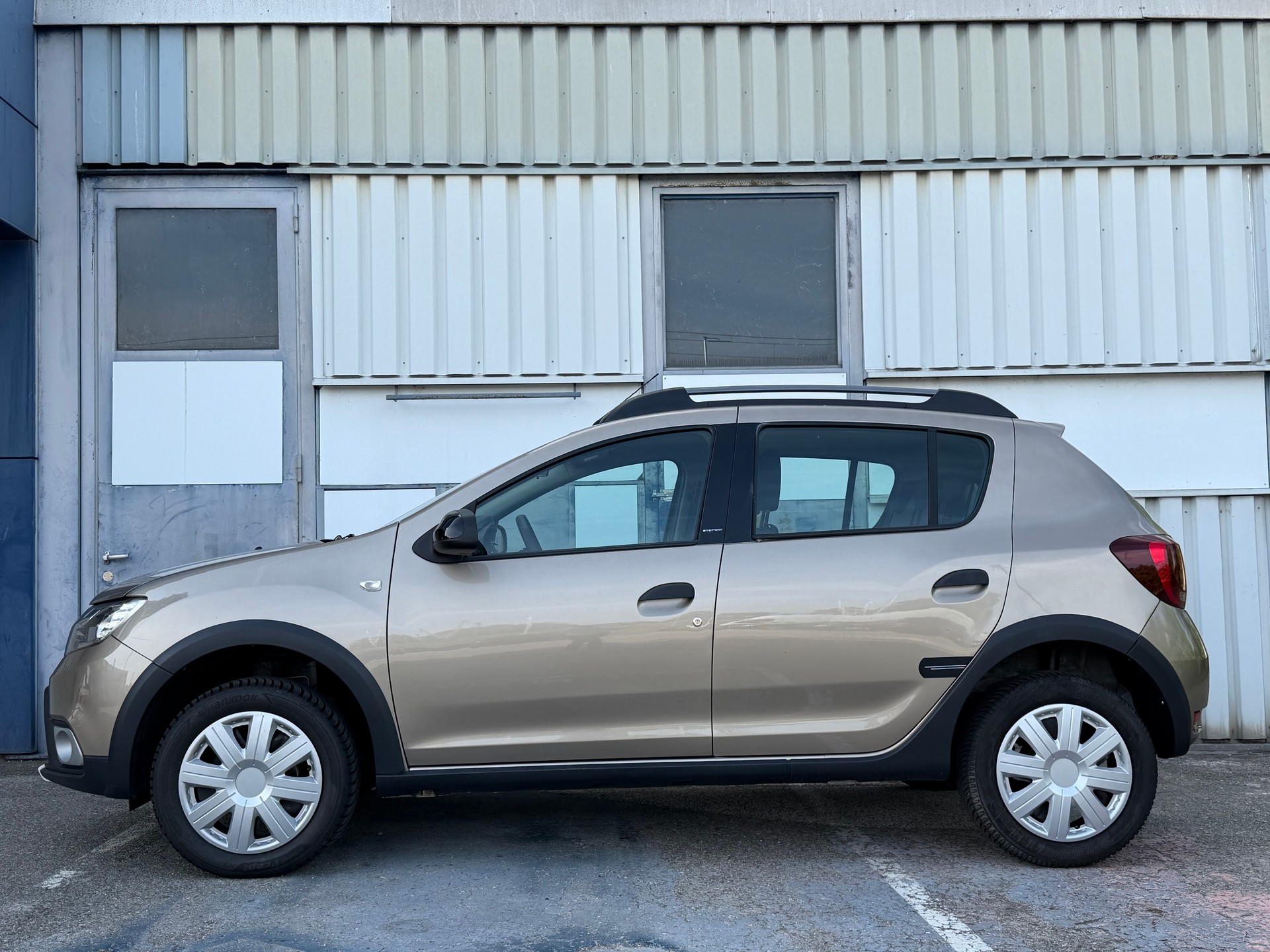 DACIA Sandero Tce 90 Stepway Automatic-image-2