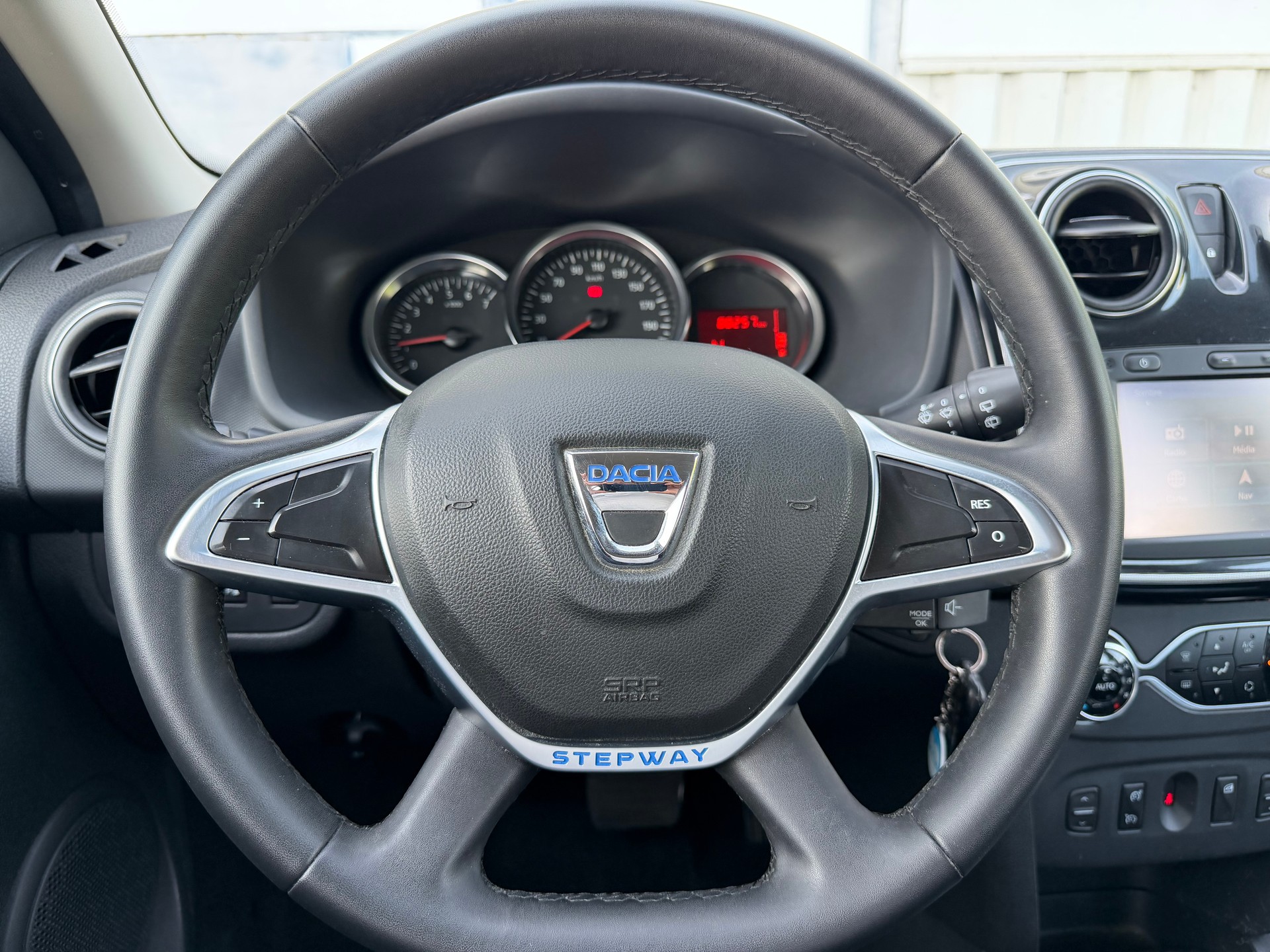 DACIA Sandero Tce 90 Stepway Automatic-image-11