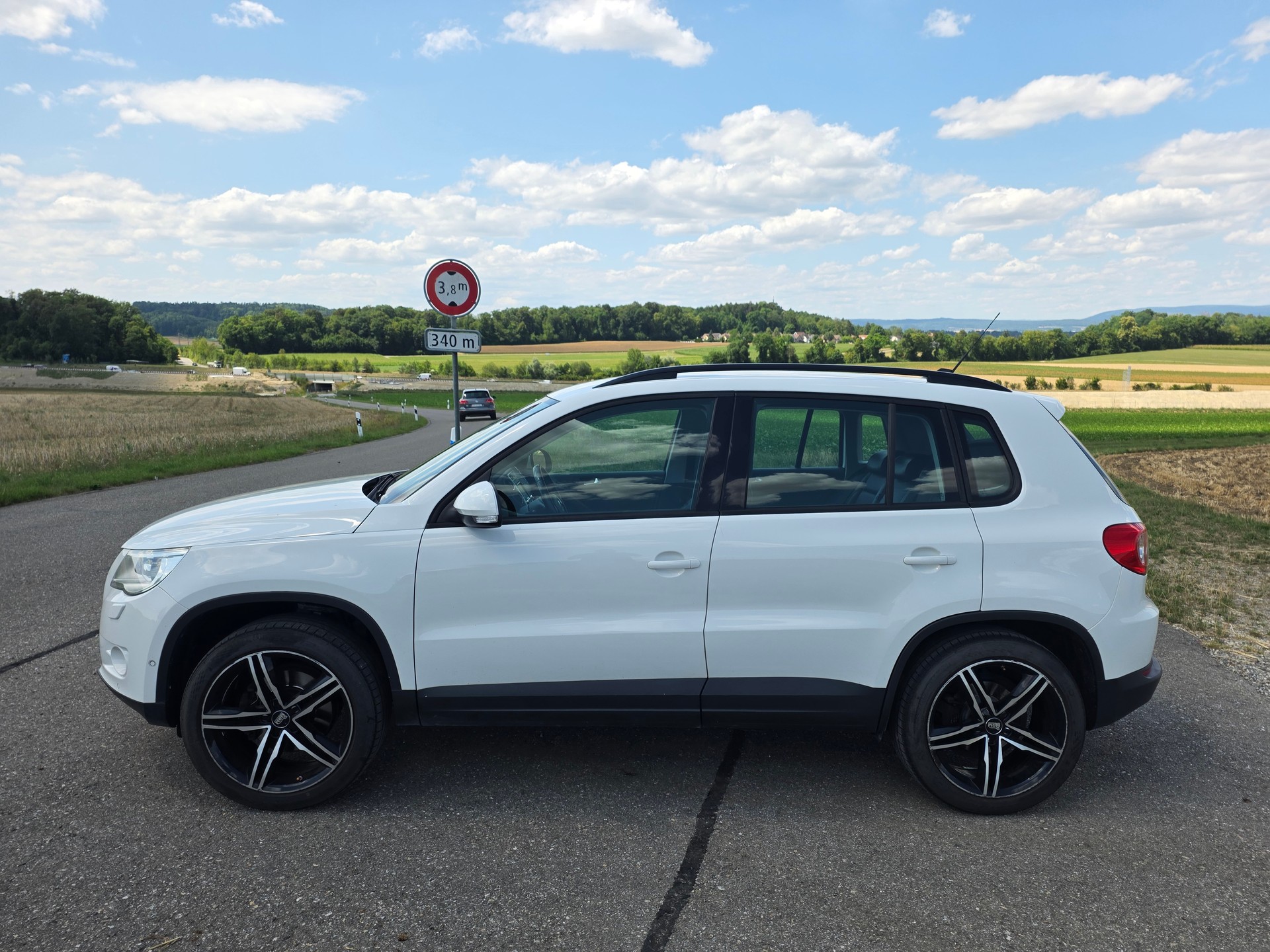 VW Tiguan 2.0 TDI Sport&Style Tiptronic-image-14