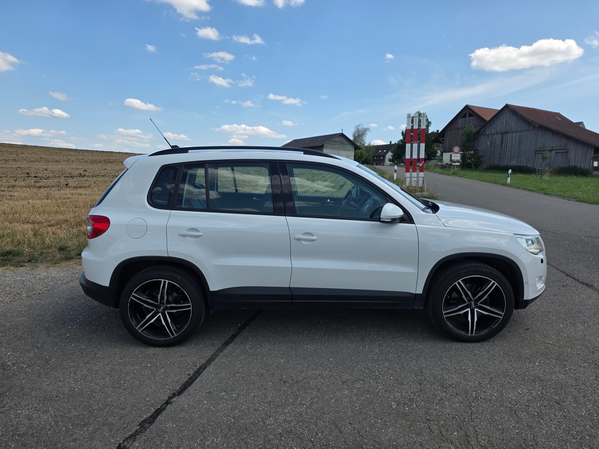 VW Tiguan 2.0 TDI Sport&Style Tiptronic-image-2