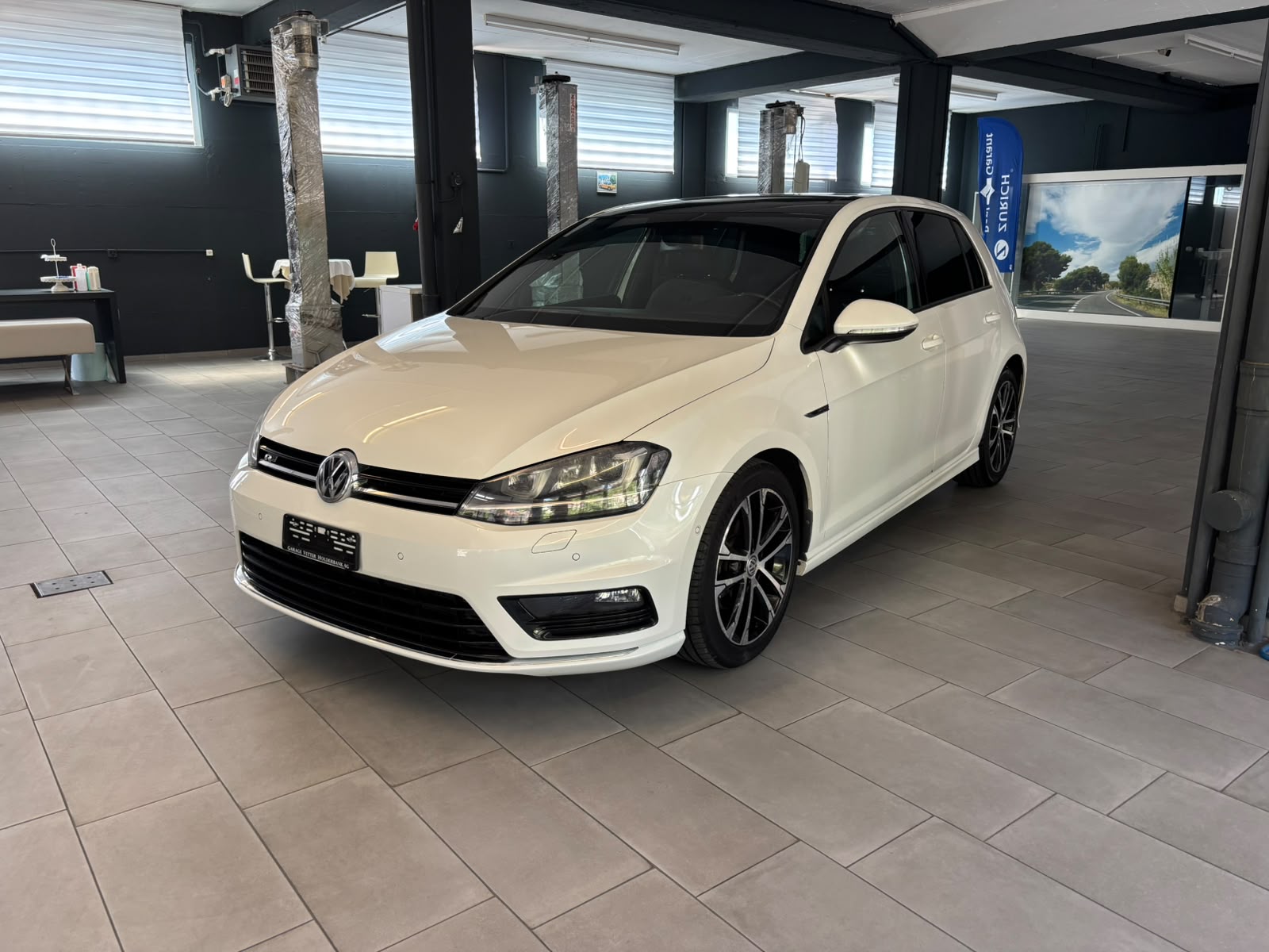 VW Golf 1.4 TSI Lounge R-Line DSG-image-0