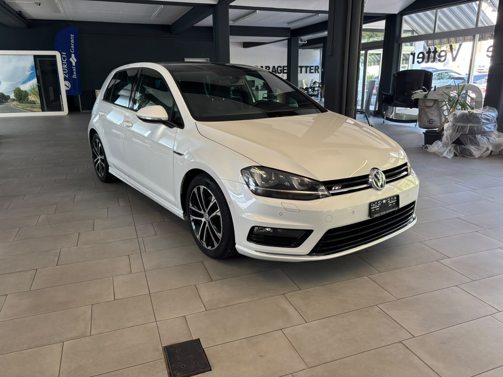 VW Golf 1.4 TSI Lounge R-Line DSG-image-1