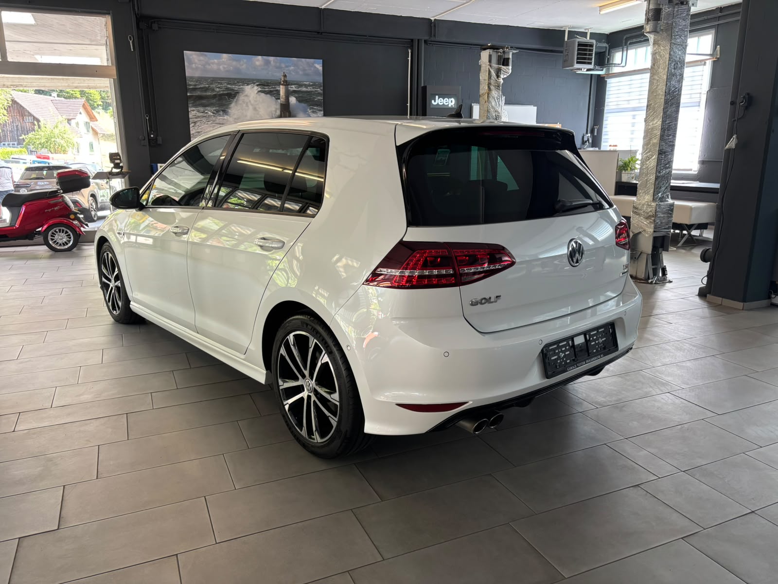 VW Golf 1.4 TSI Lounge R-Line DSG-image-2