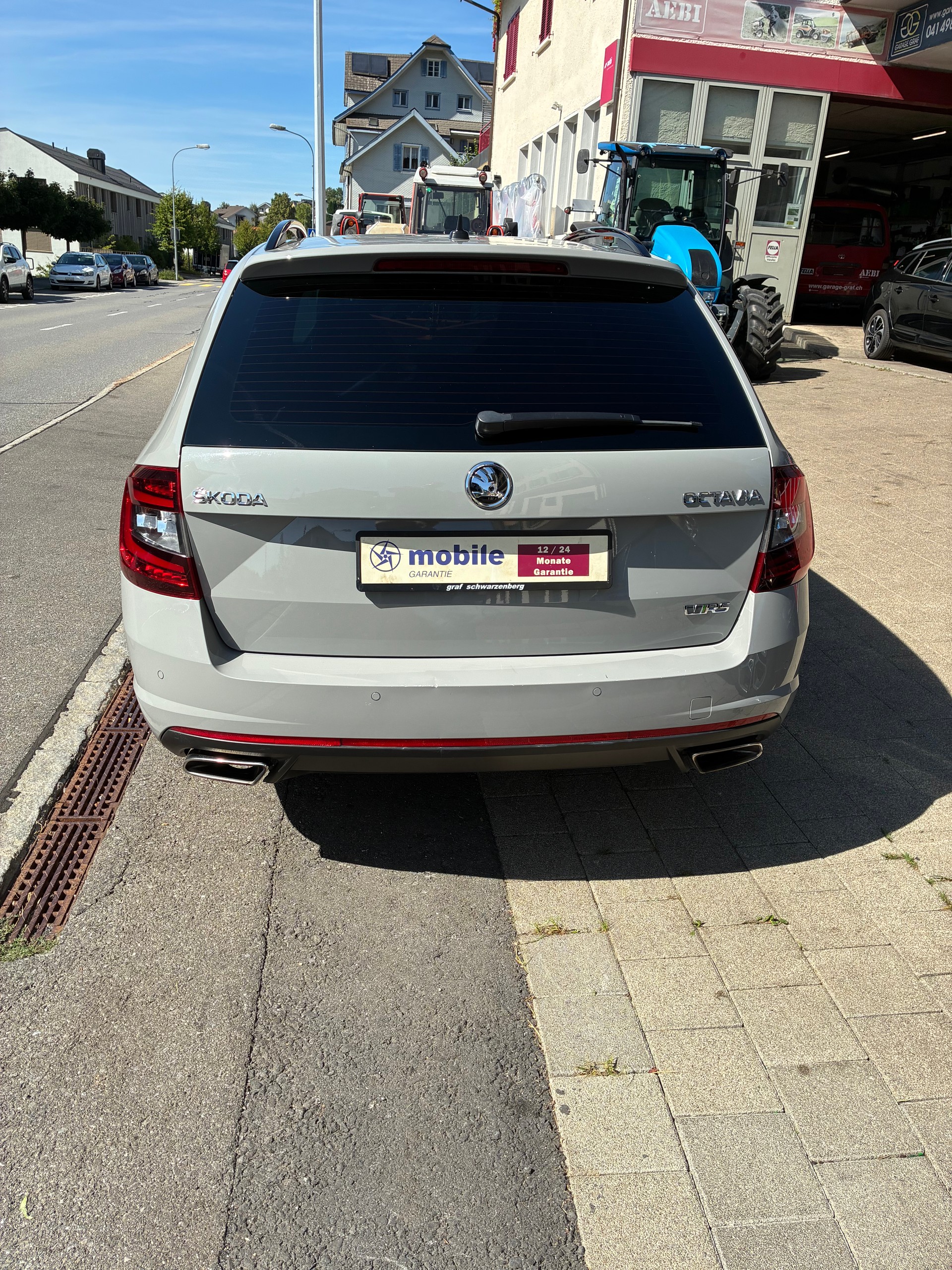 SKODA Octavia Combi 2.0 TSI RS-image-3