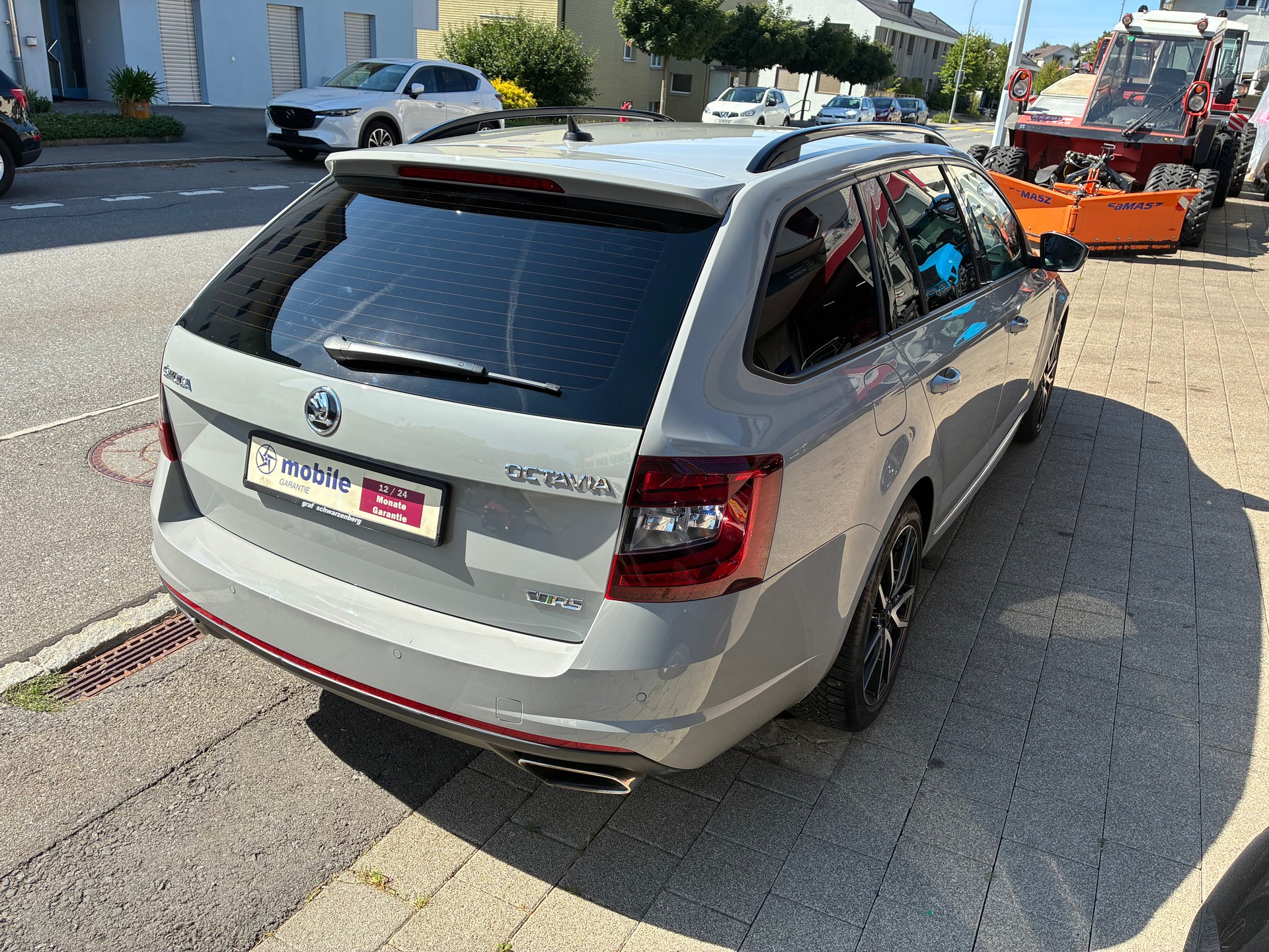 SKODA Octavia Combi 2.0 TSI RS-image-4