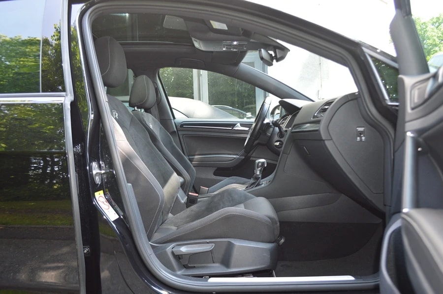 VW Golf Variant 2.0 TSI R 4Motion DSG I Panorama-Glasdach-image-5